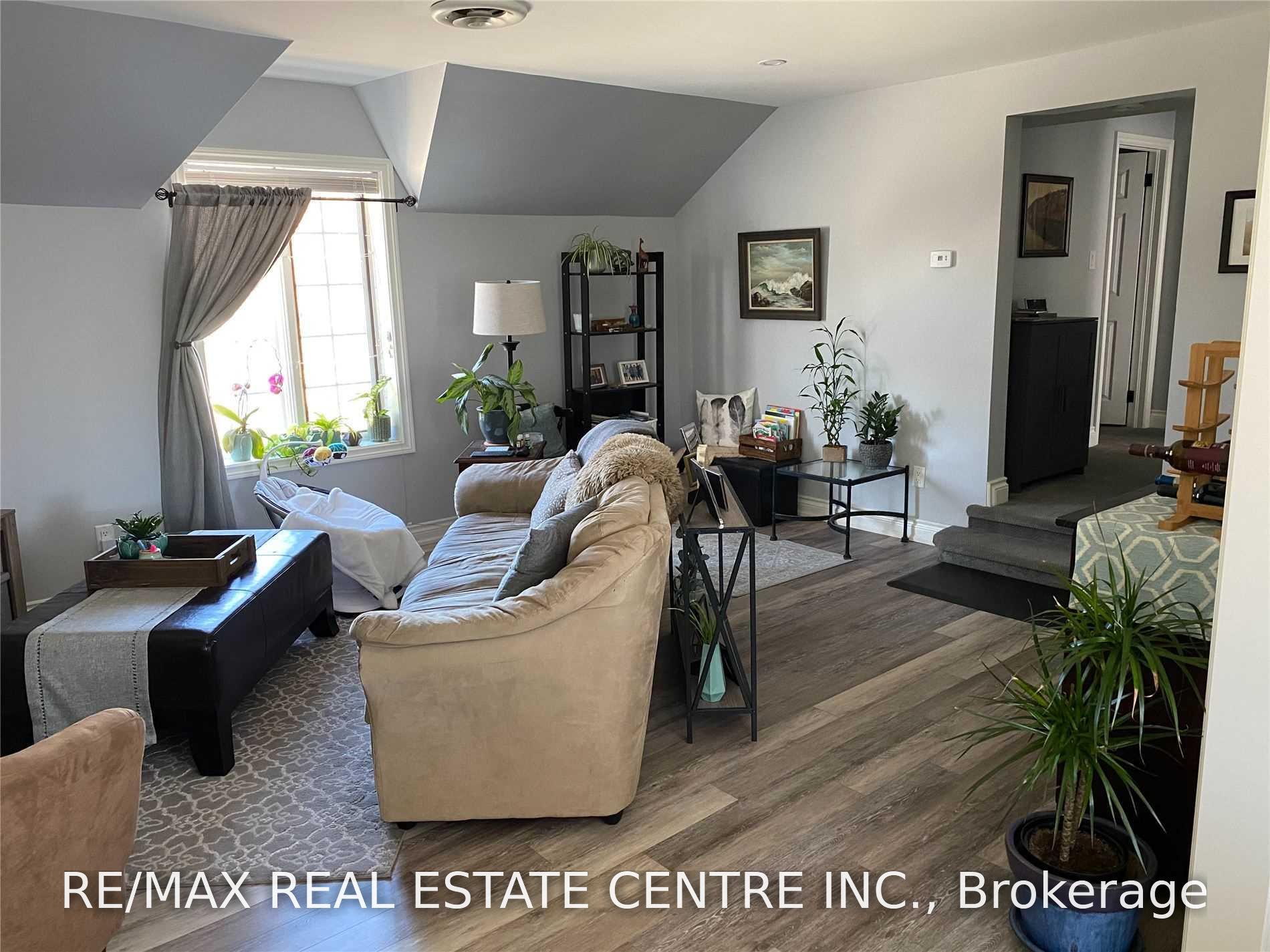 Photo 7 of 5 William Street, Halton Hills, Georgetown — HOMEH