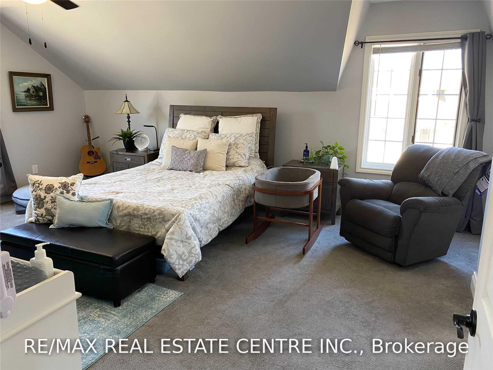 Photo 11 of 5 William Street, Halton Hills, Georgetown — HOMEH