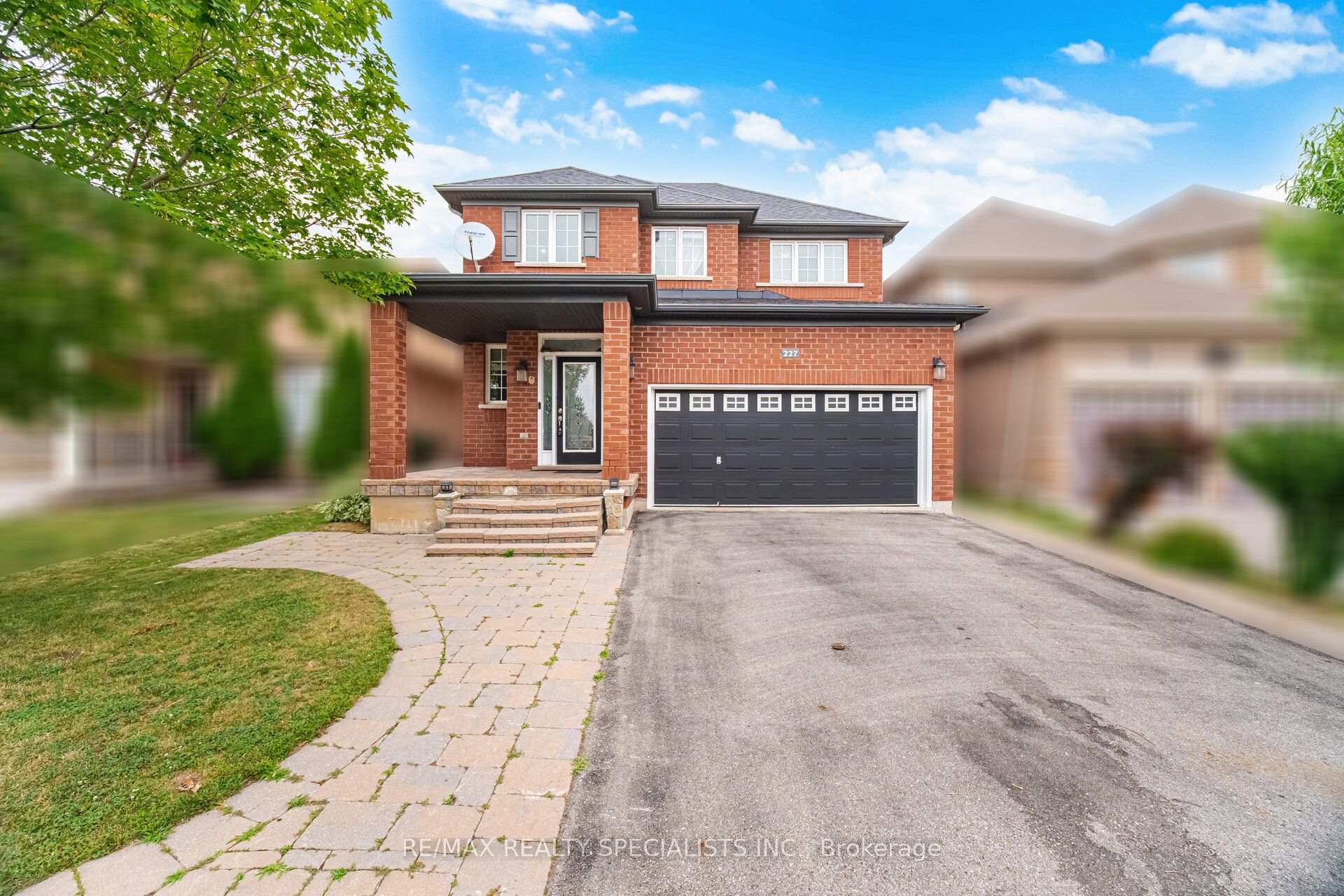 Photo 3 of 227 Minto Crescent, Milton, Willmott — HOMEH