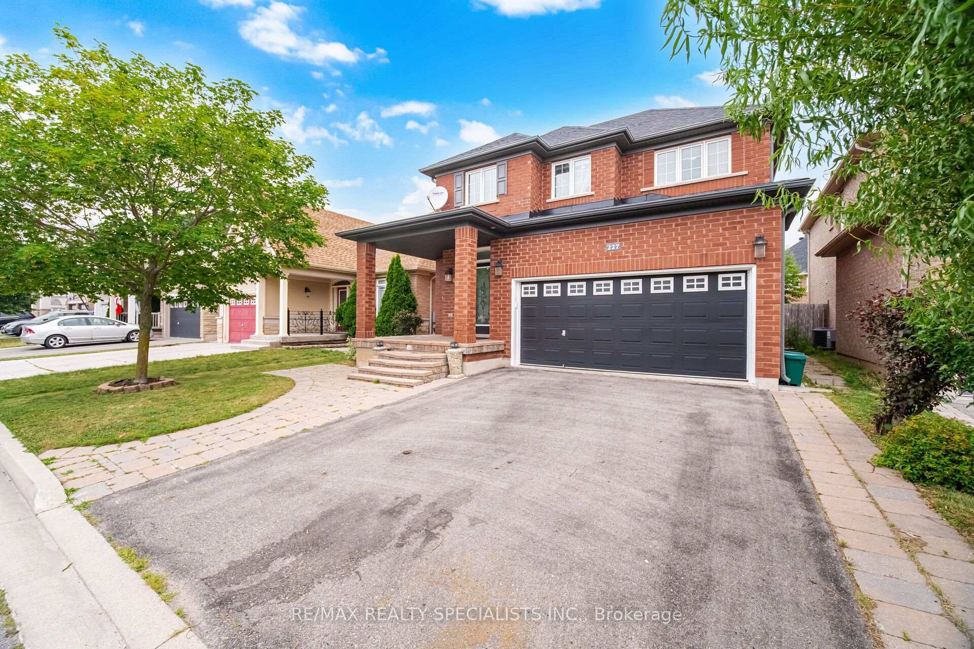 Photo 4 of 227 Minto Crescent, Milton, Willmott — HOMEH
