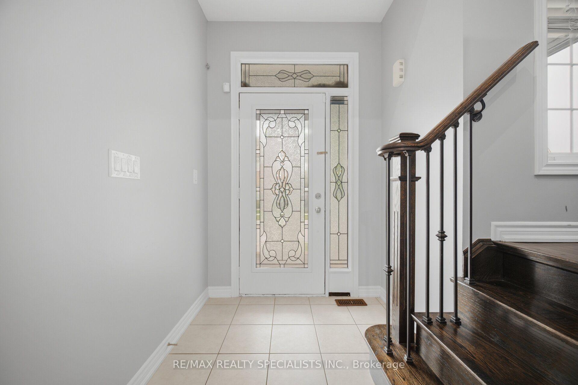 Photo 7 of 227 Minto Crescent, Milton, Willmott — HOMEH