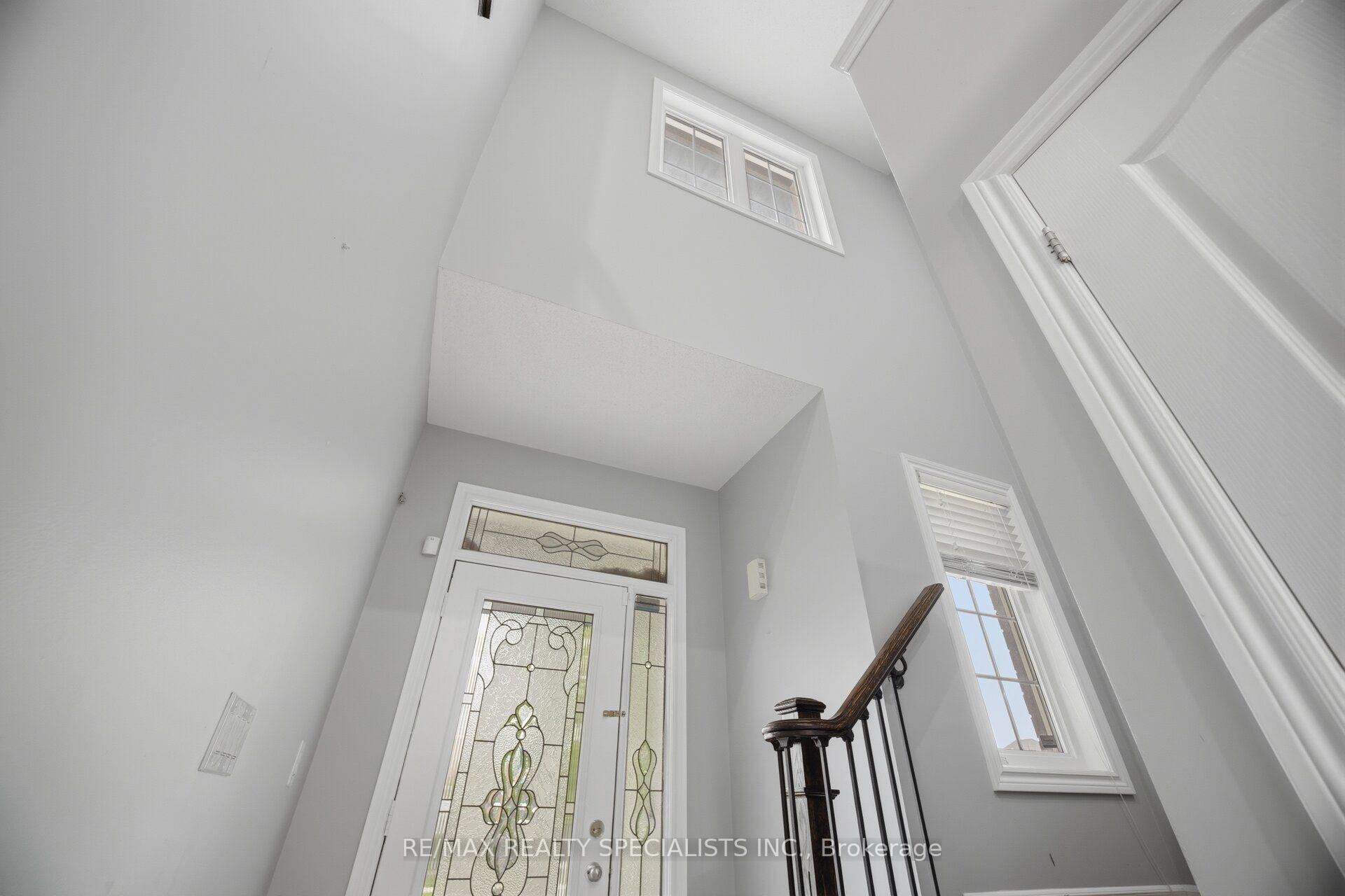 Photo 8 of 227 Minto Crescent, Milton, Willmott — HOMEH