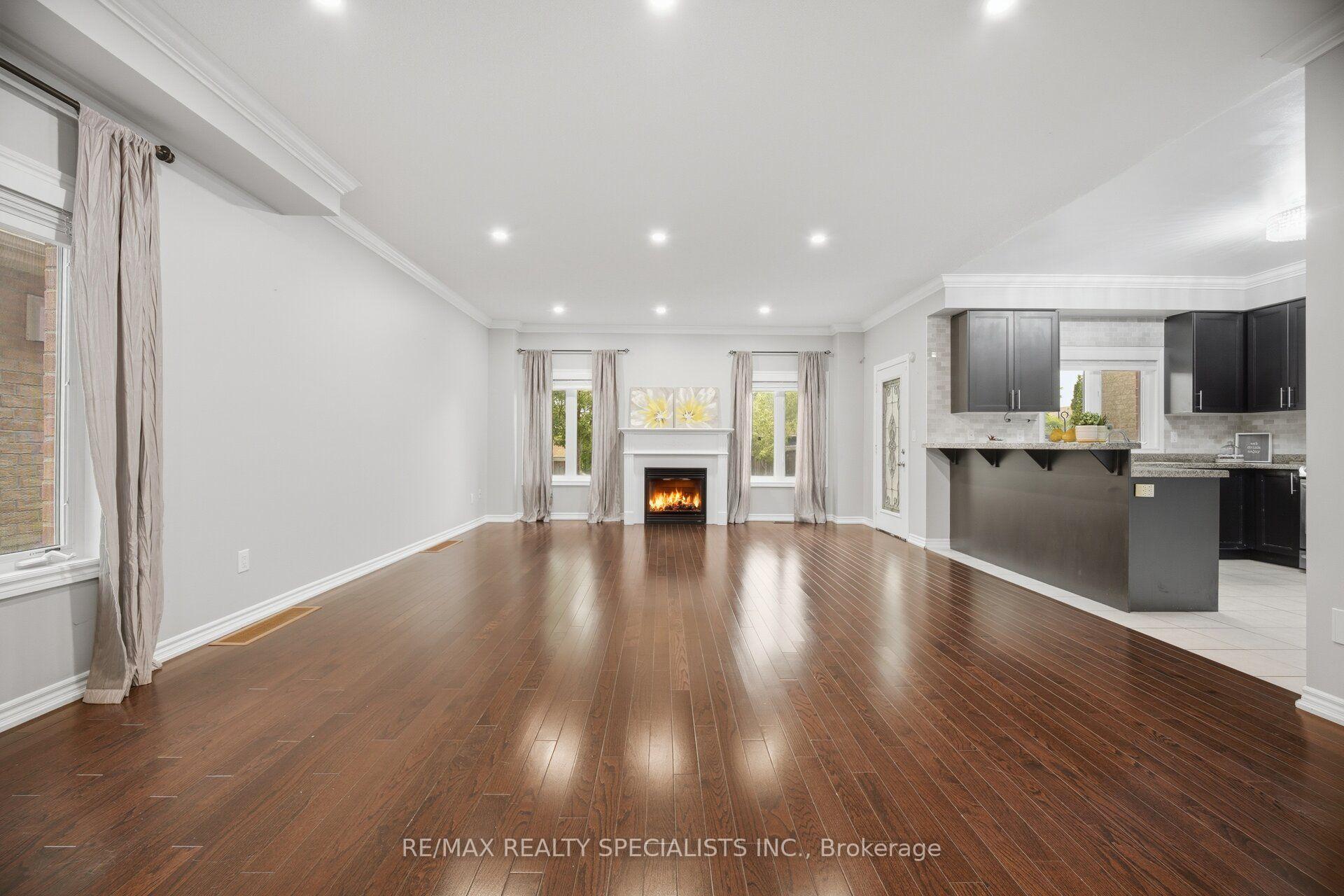 Photo 12 of 227 Minto Crescent, Milton, Willmott — HOMEH