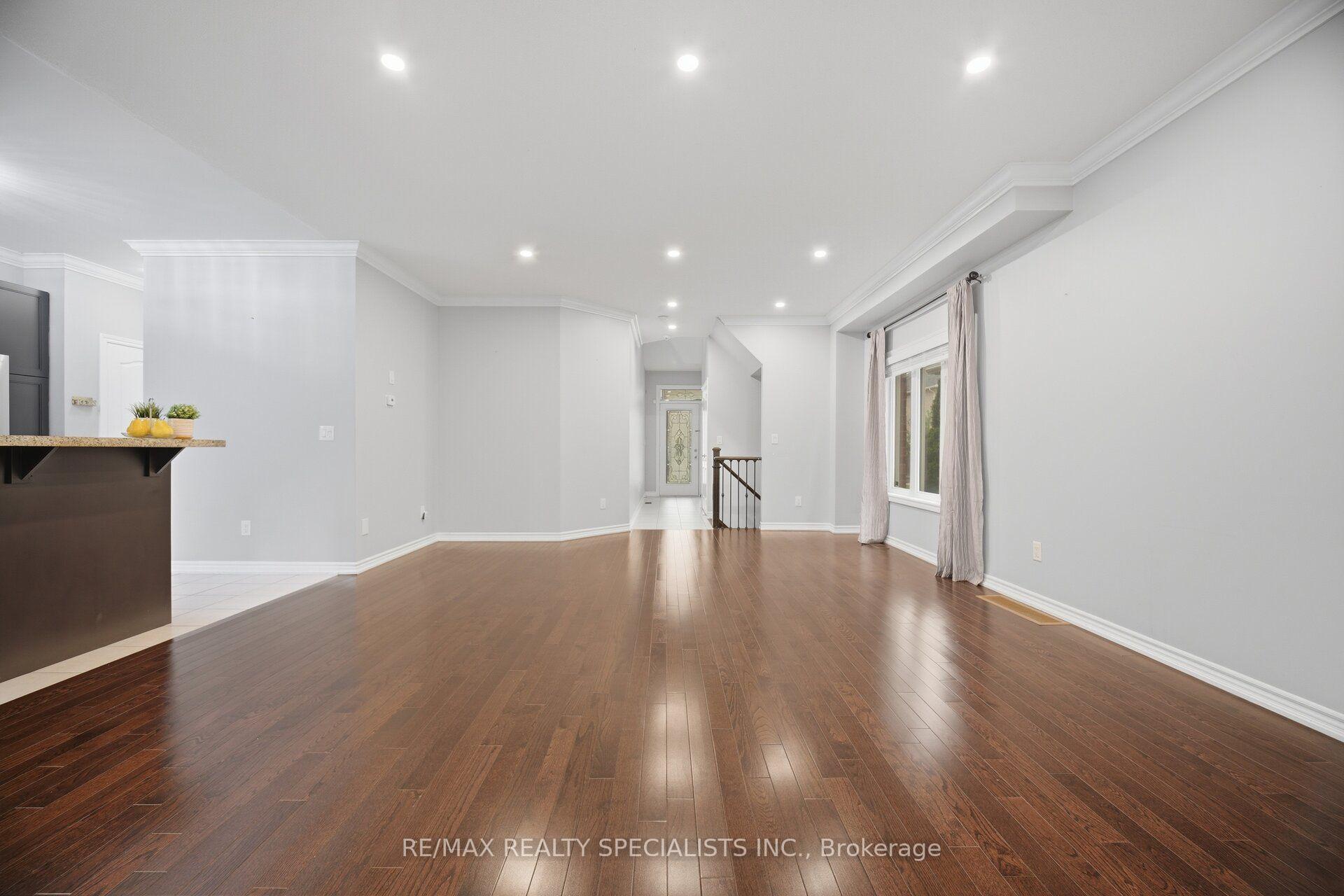 Photo 16 of 227 Minto Crescent, Milton, Willmott — HOMEH