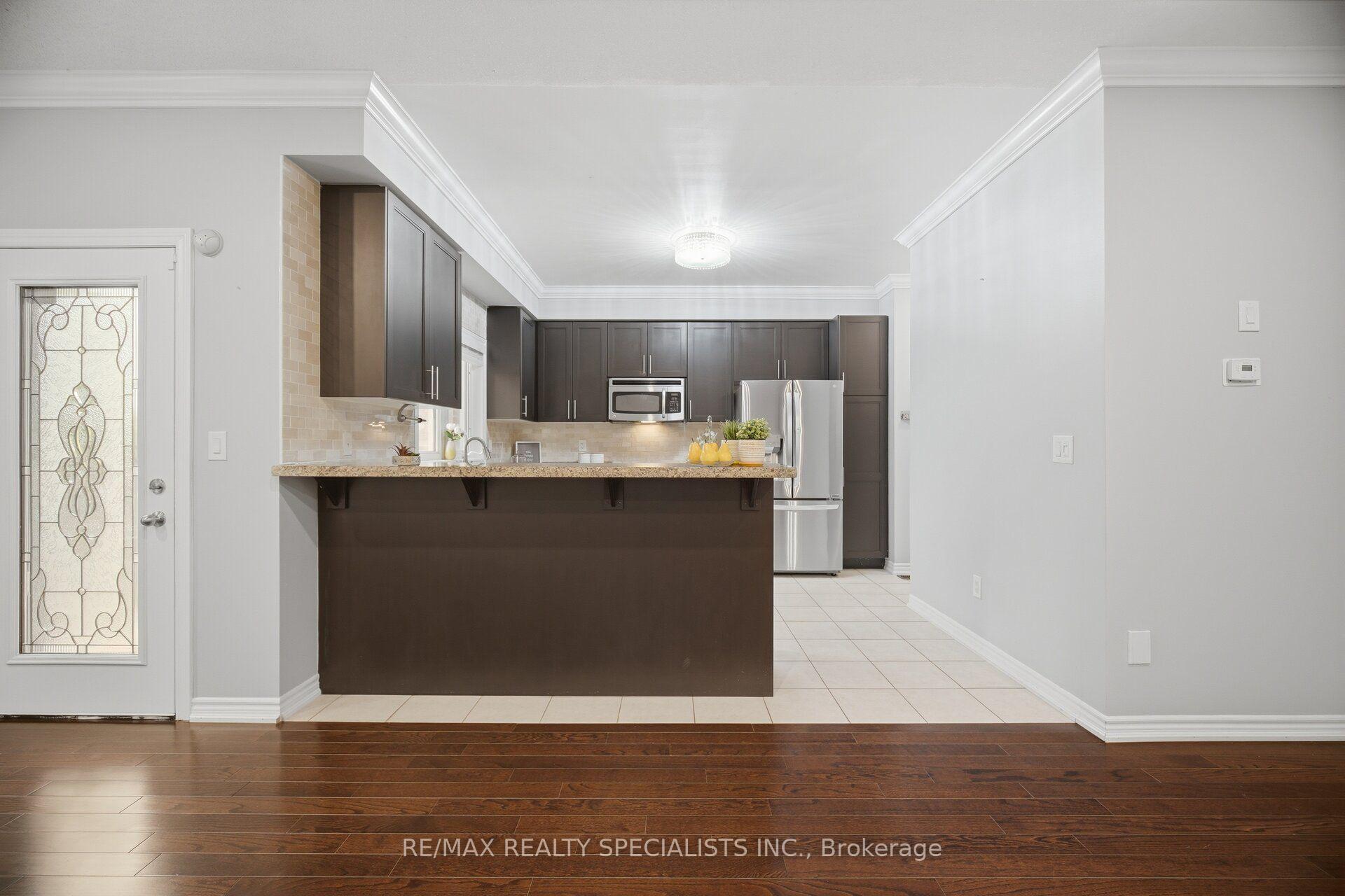 Photo 18 of 227 Minto Crescent, Milton, Willmott — HOMEH