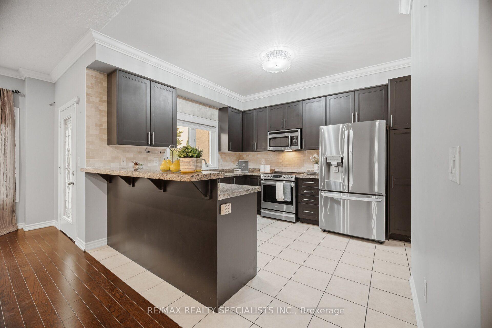 Photo 19 of 227 Minto Crescent, Milton, Willmott — HOMEH