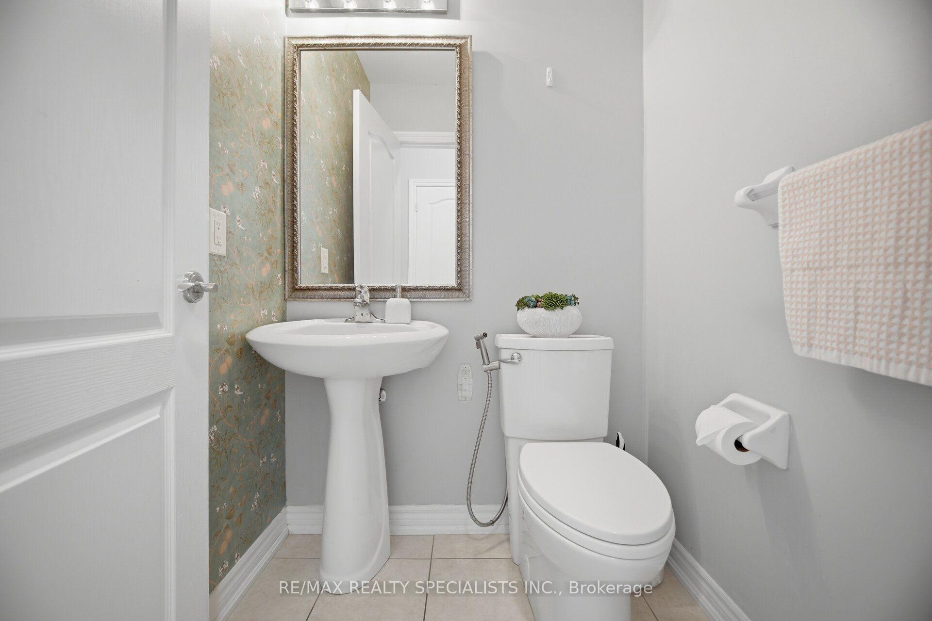 Photo 24 of 227 Minto Crescent, Milton, Willmott — HOMEH