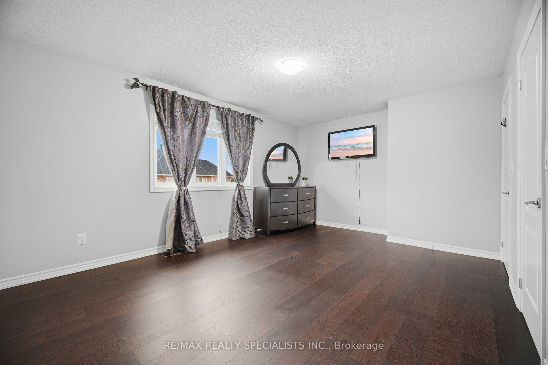 Photo 28 of 227 Minto Crescent, Milton, Willmott — HOMEH