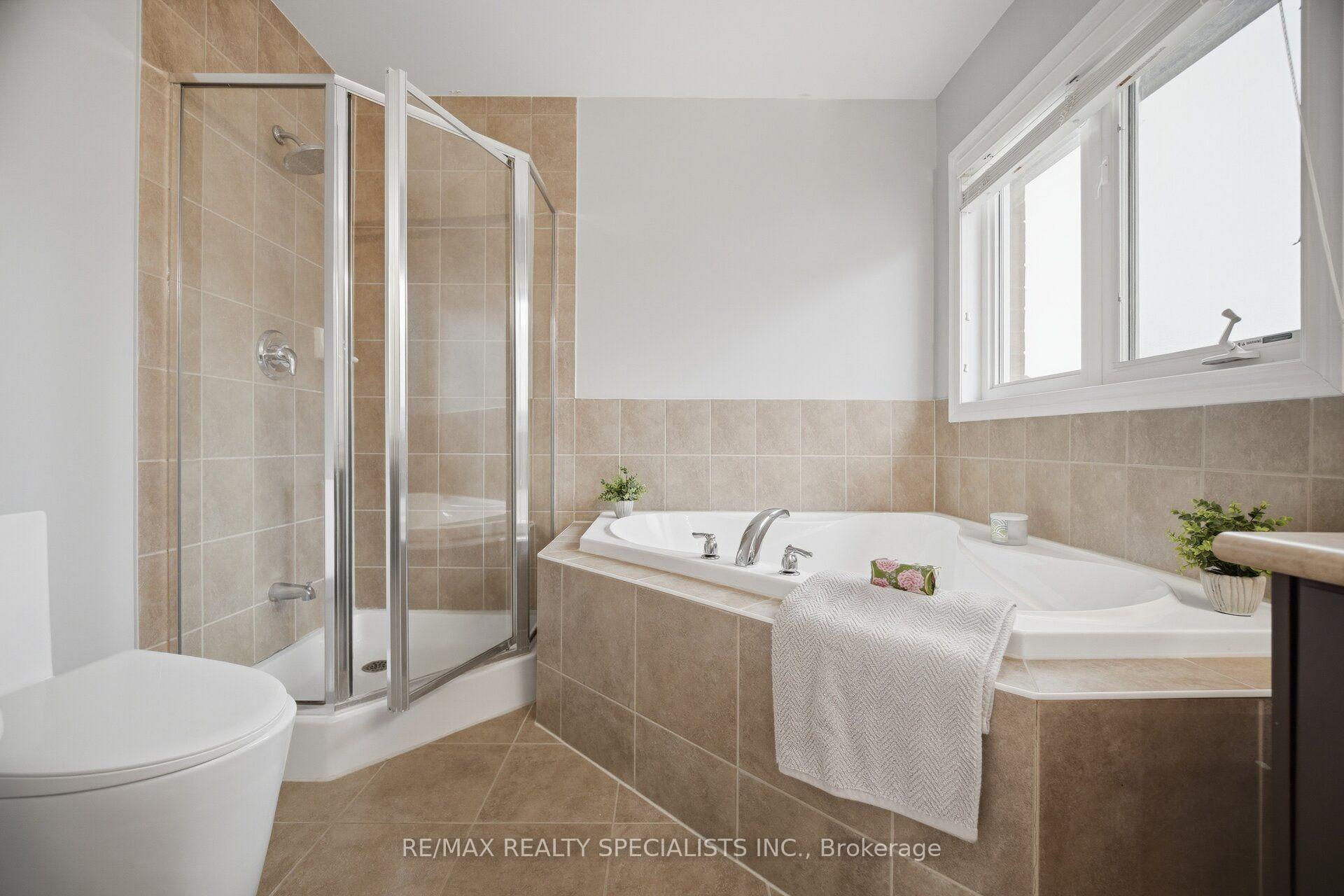 Photo 31 of 227 Minto Crescent, Milton, Willmott — HOMEH