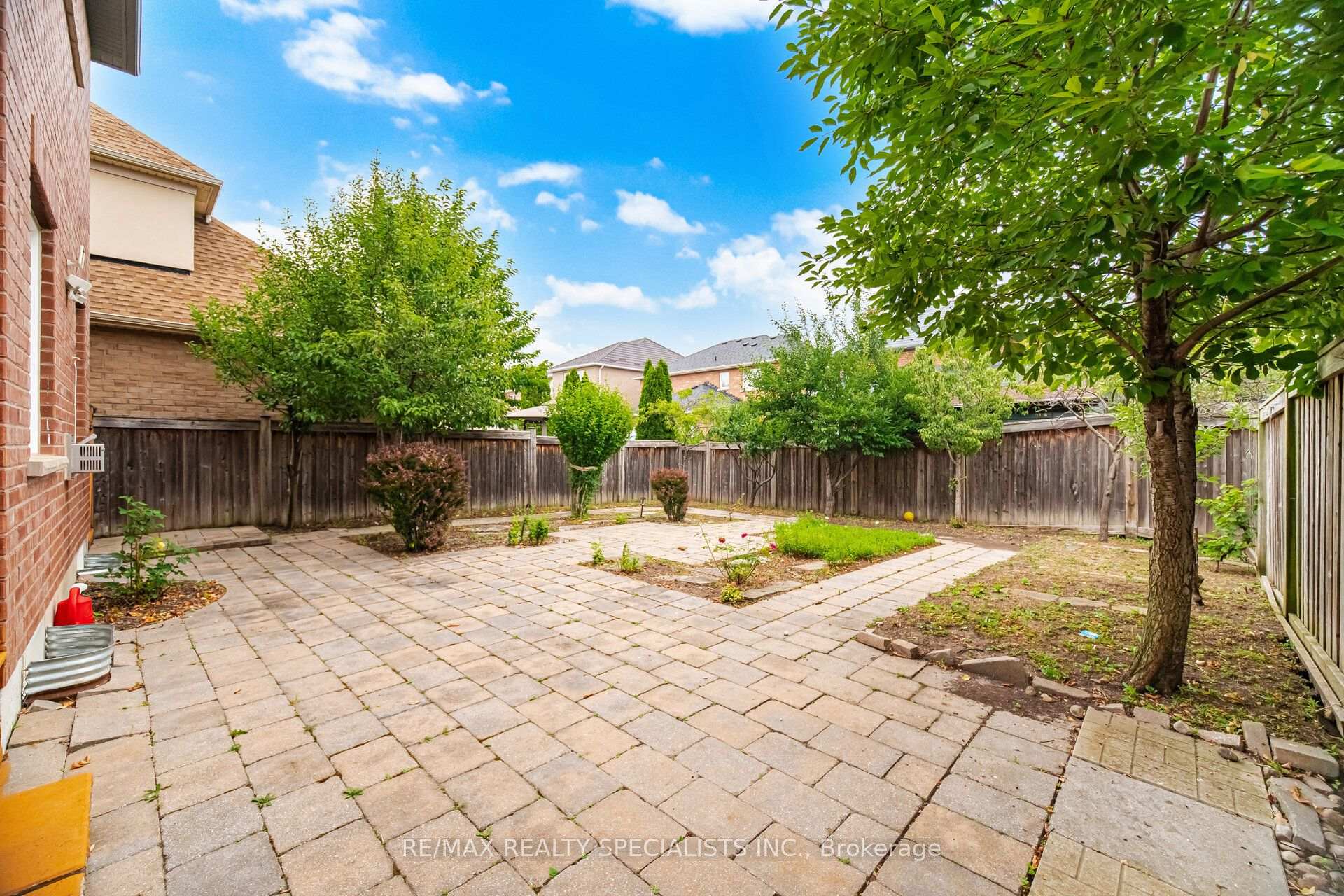 Photo 48 of 227 Minto Crescent, Milton, Willmott — HOMEH