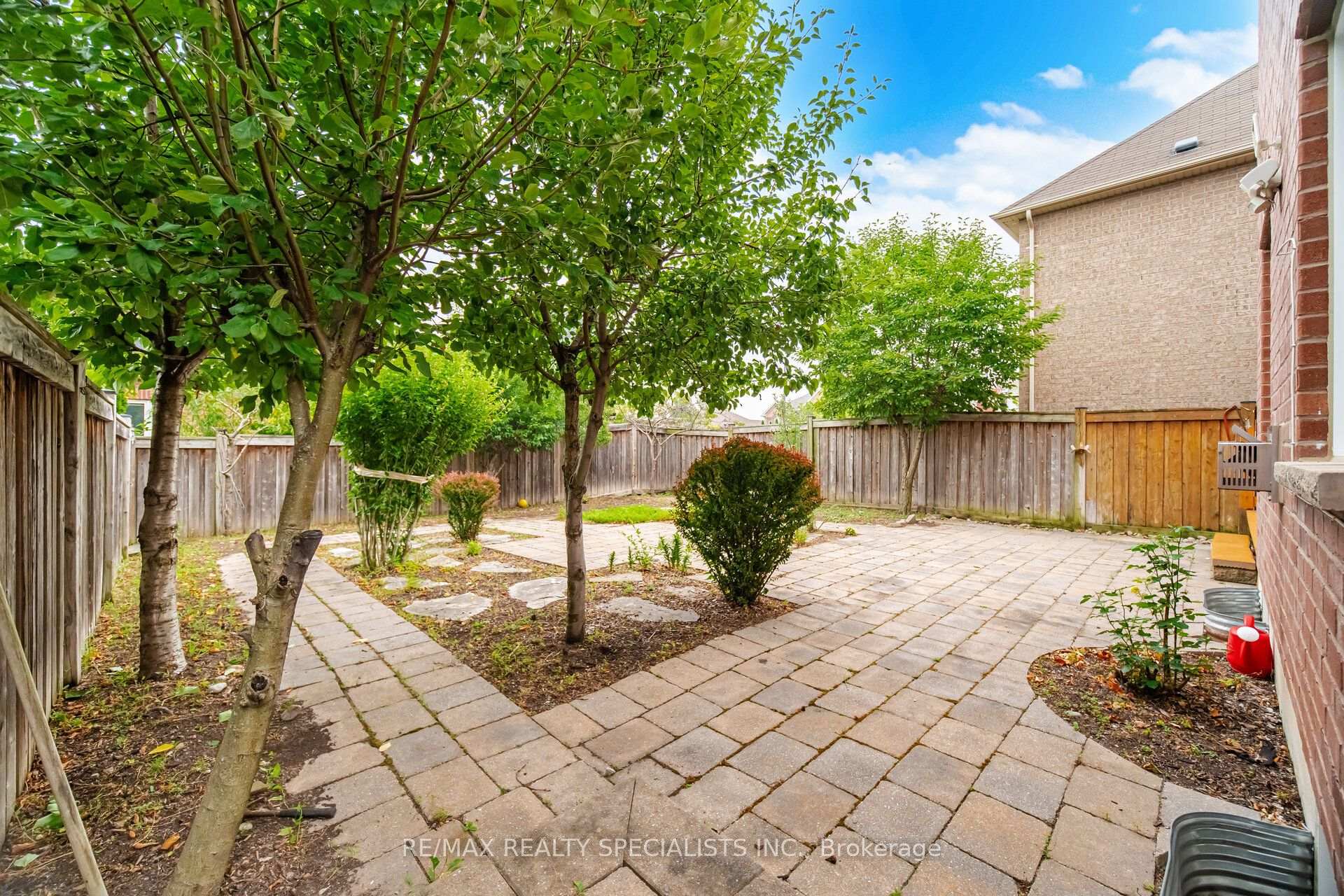 Photo 49 of 227 Minto Crescent, Milton, Willmott — HOMEH