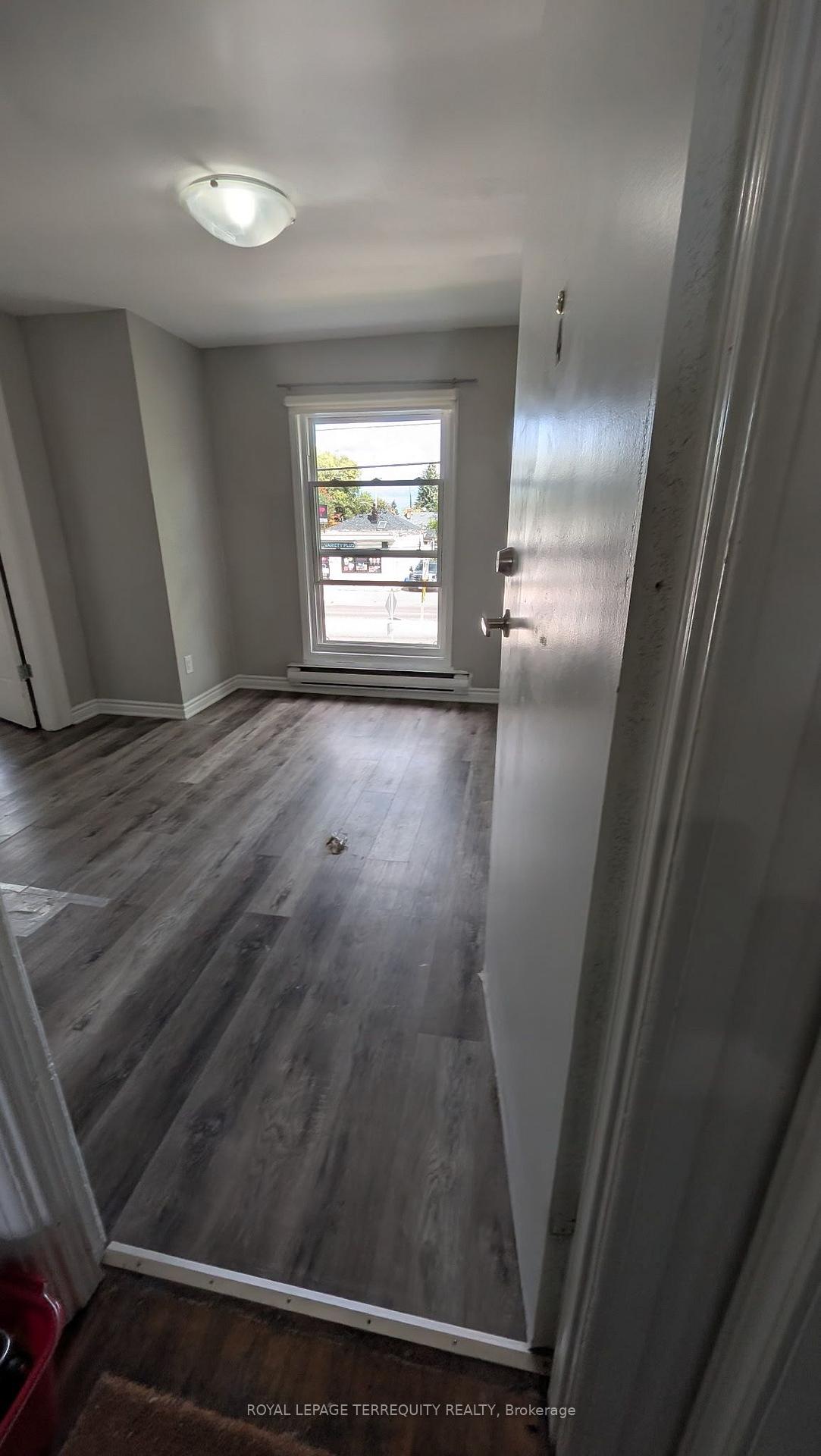 Photo 6 of Unit 4, 44 Main Street N, Halton Hills, Georgetown — HOMEH