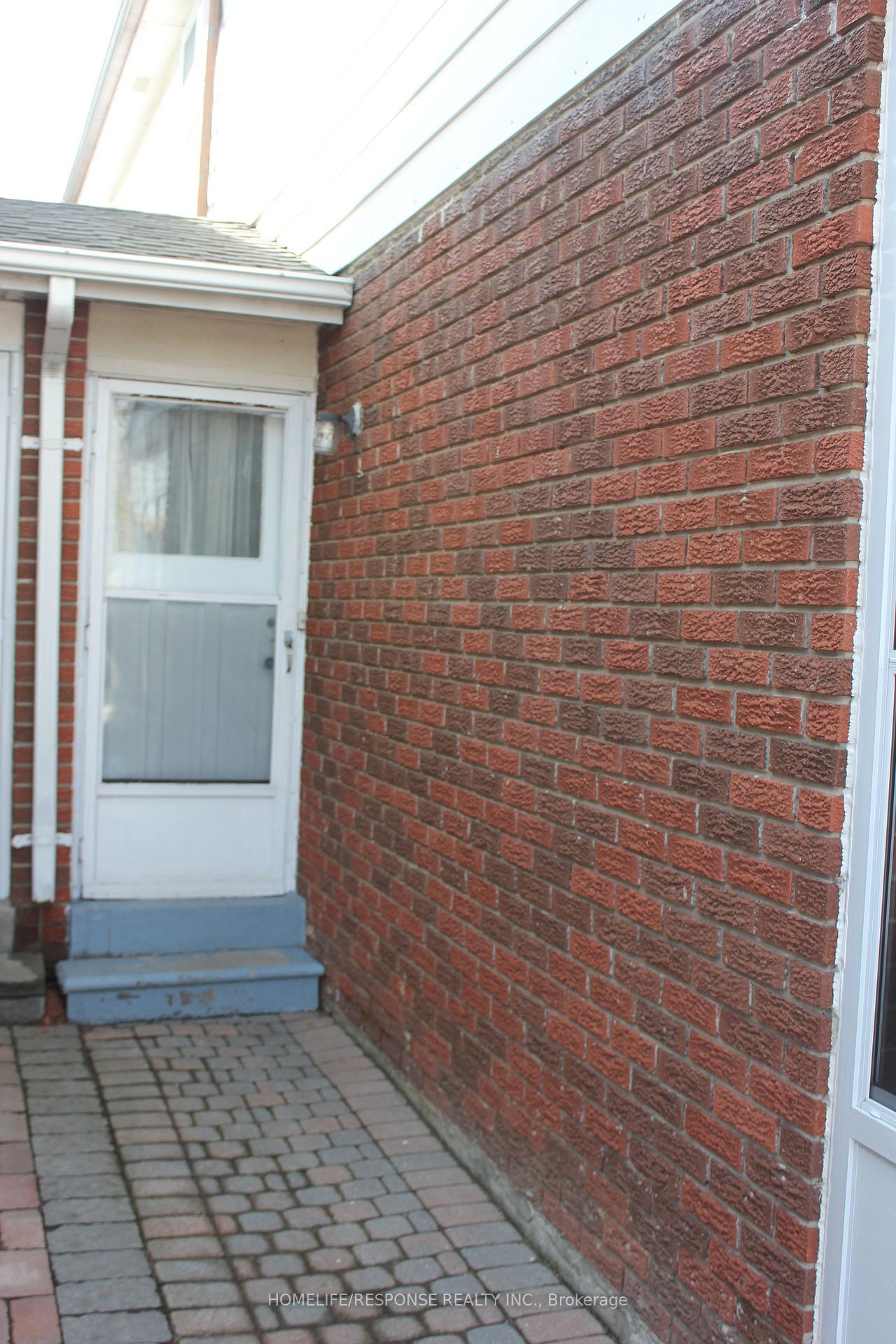 Photo 2 of Unit Lower, 20 Nootka Crescent, North York, Pleasant View — HOMEH