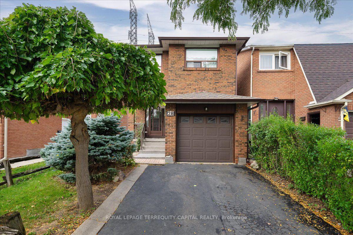 Photo 2 of 28 Oakmount Crescent, Vaughan, Glen Shields — HOMEH