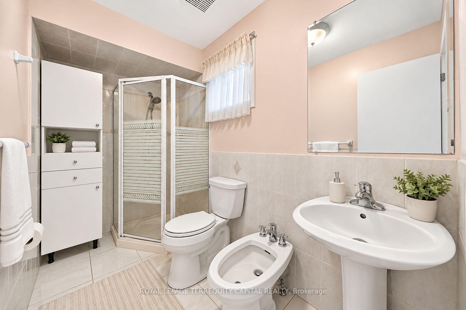 Photo 16 of 28 Oakmount Crescent, Vaughan, Glen Shields — HOMEH