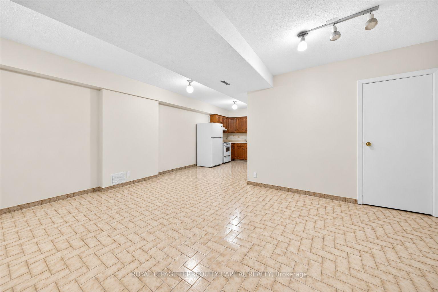 Photo 20 of 28 Oakmount Crescent, Vaughan, Glen Shields — HOMEH