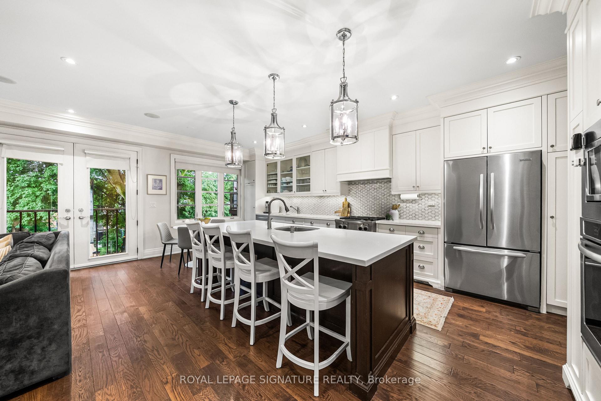 Photo 10 of 39 Regina Avenue, Toronto, Englemount-Lawrence — HOMEH