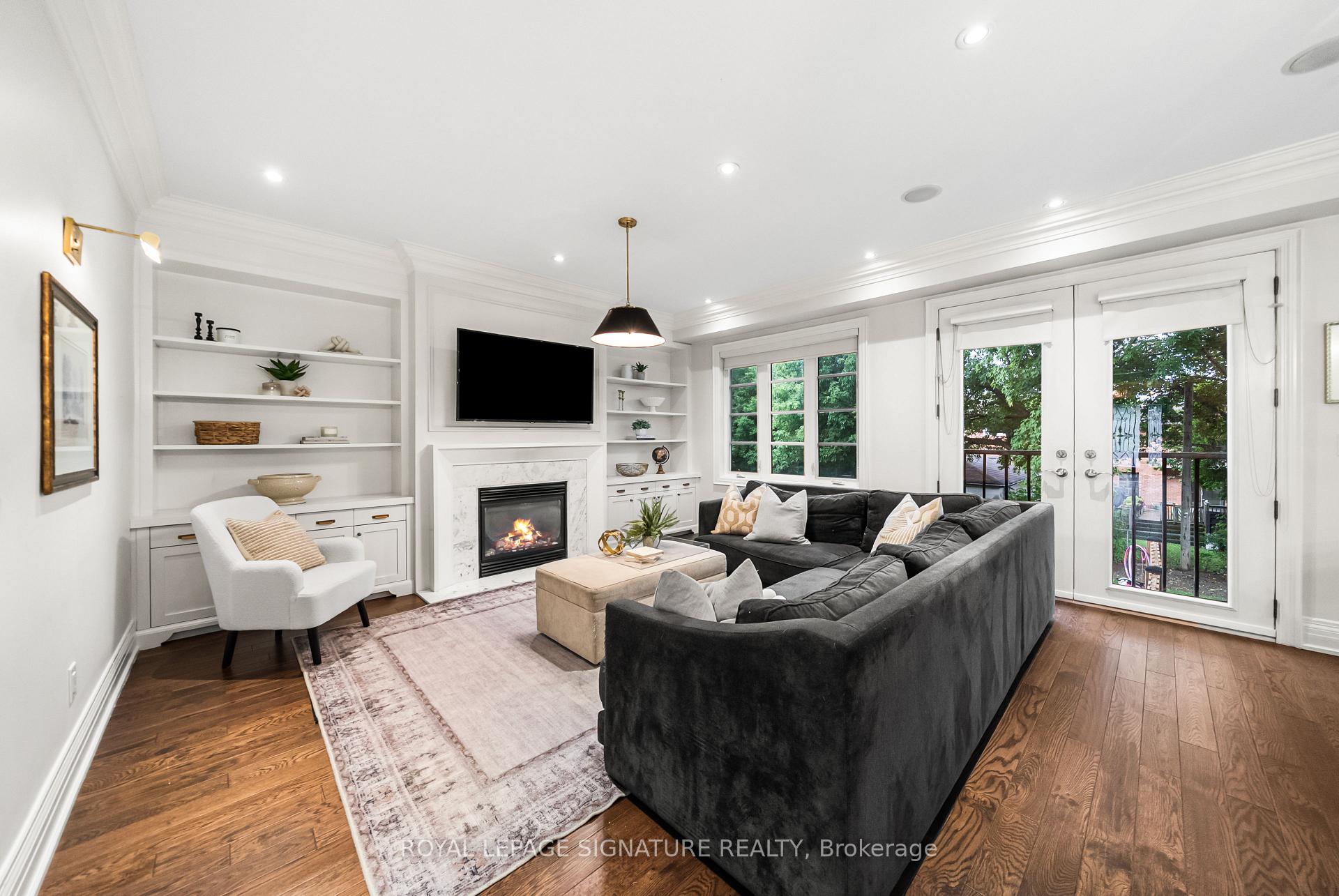 Photo 13 of 39 Regina Avenue, Toronto, Englemount-Lawrence — HOMEH