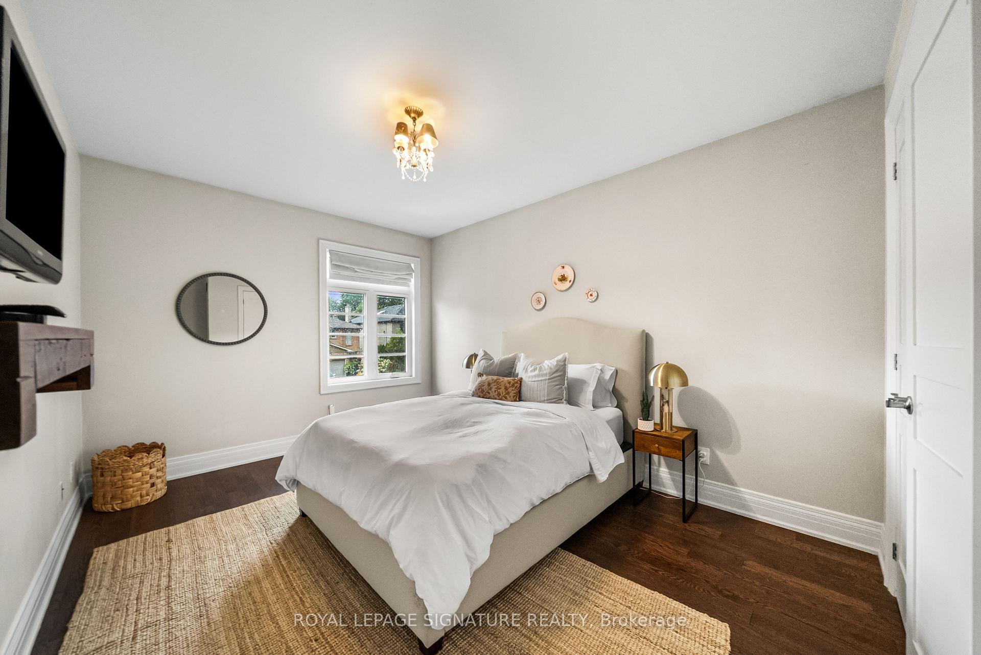 Photo 25 of 39 Regina Avenue, Toronto, Englemount-Lawrence — HOMEH