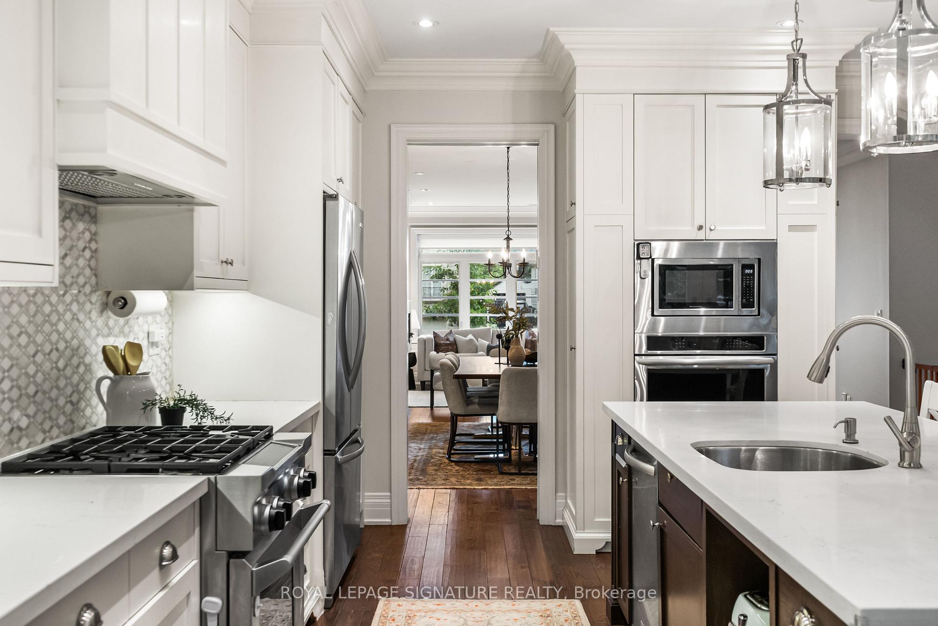 Photo 29 of 39 Regina Avenue, Toronto, Englemount-Lawrence — HOMEH