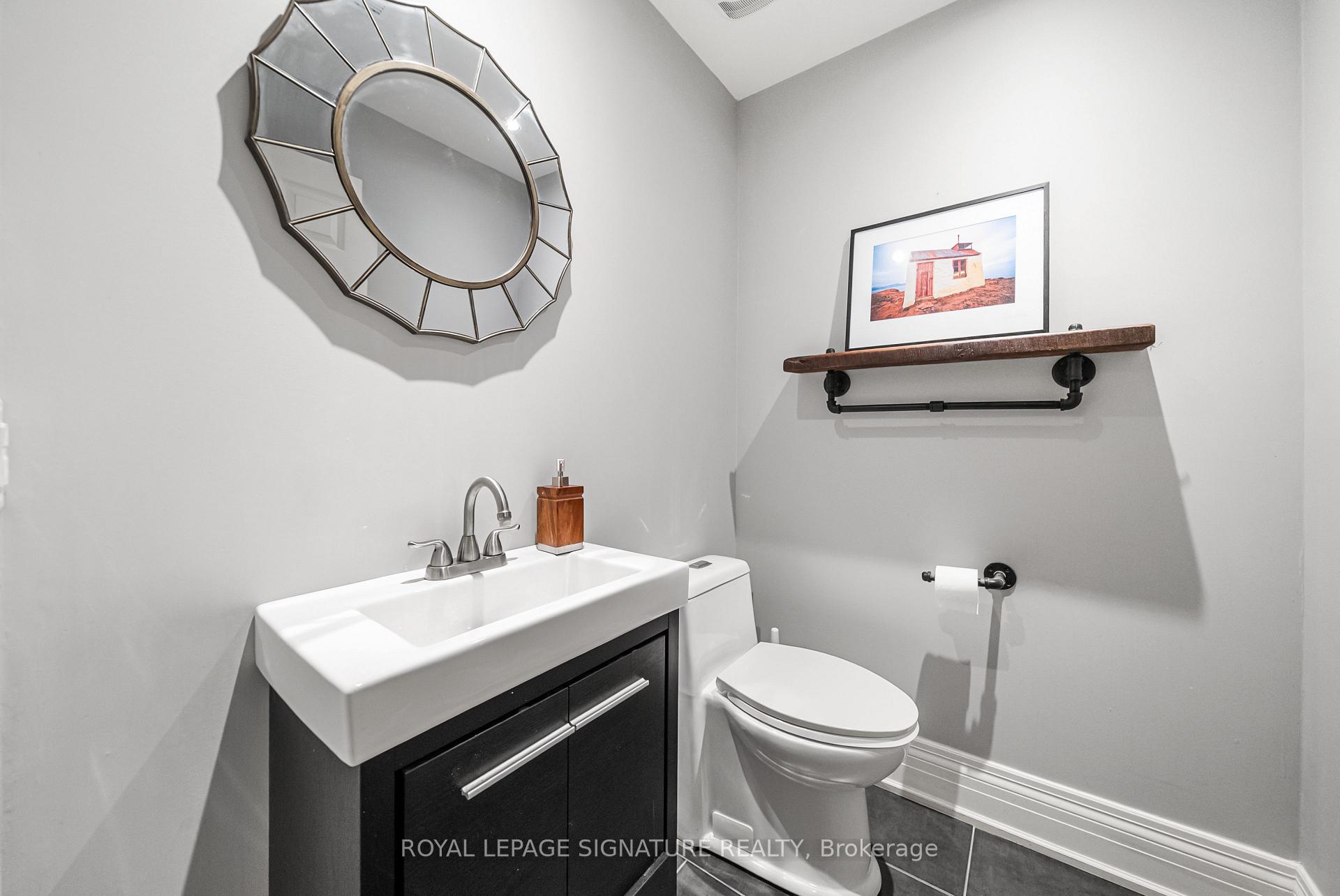 Photo 32 of 39 Regina Avenue, Toronto, Englemount-Lawrence — HOMEH