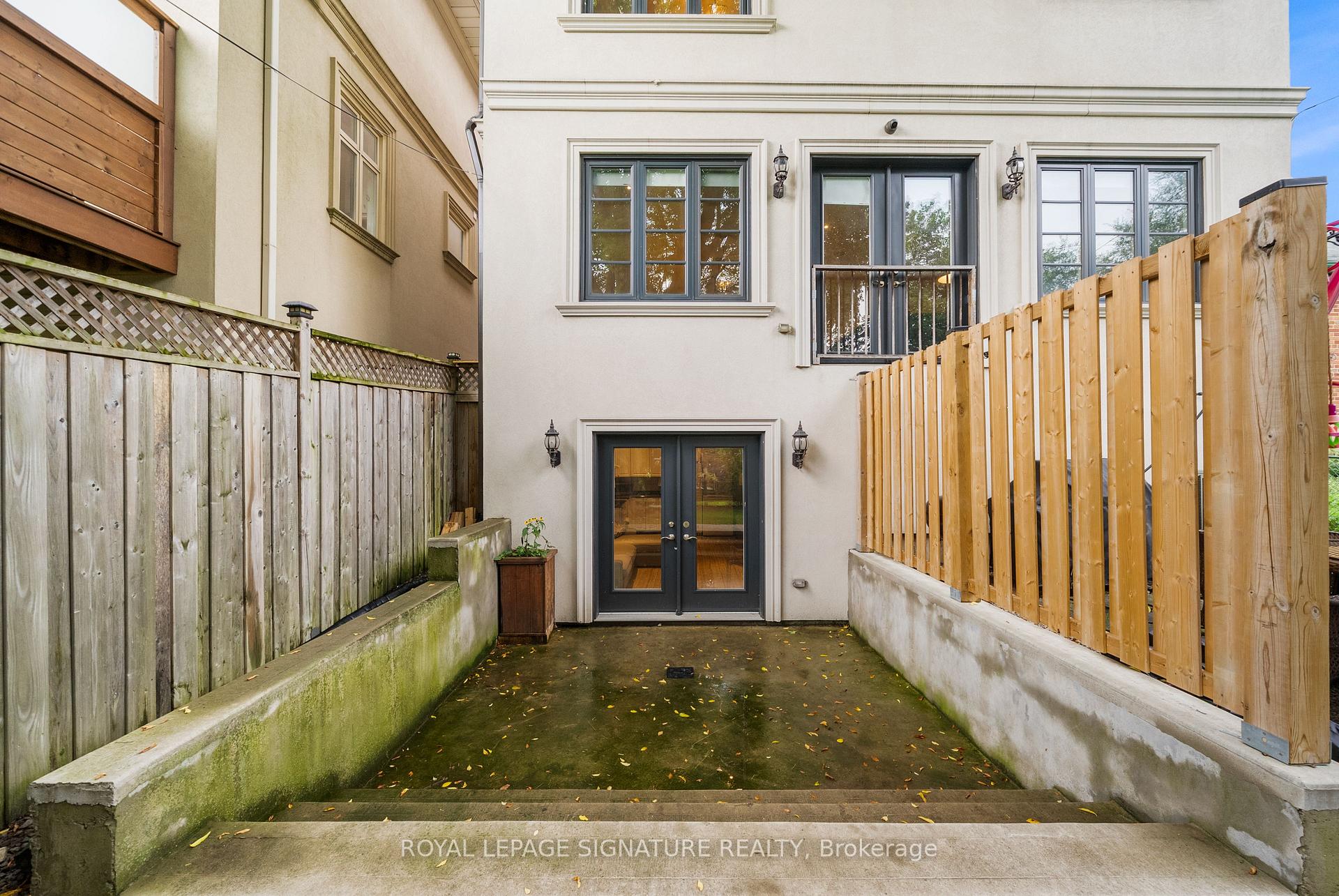 Photo 36 of 39 Regina Avenue, Toronto, Englemount-Lawrence — HOMEH