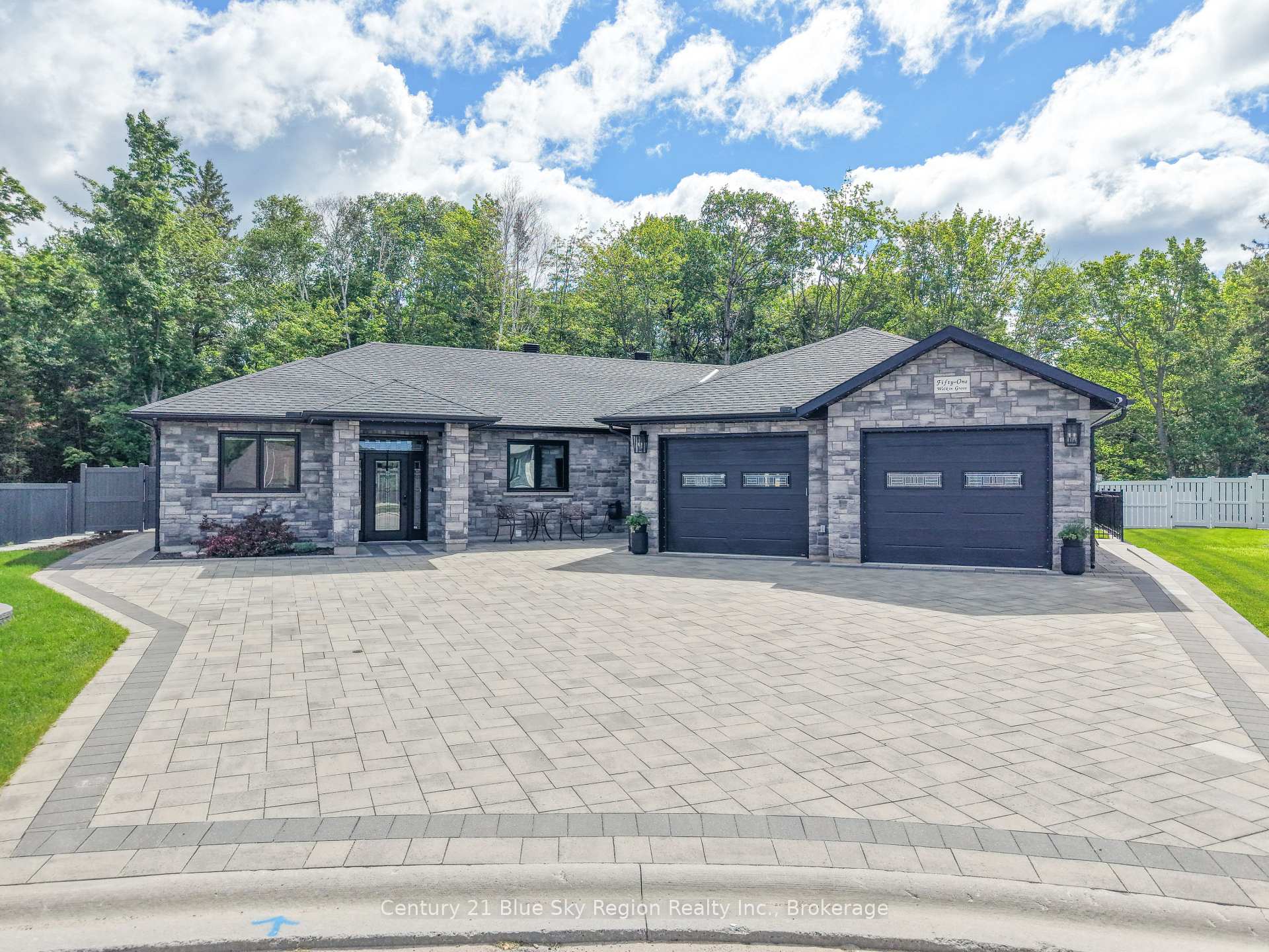 Photo 2 of 51 Welkin Grove, North Bay, Airport — HOMEH