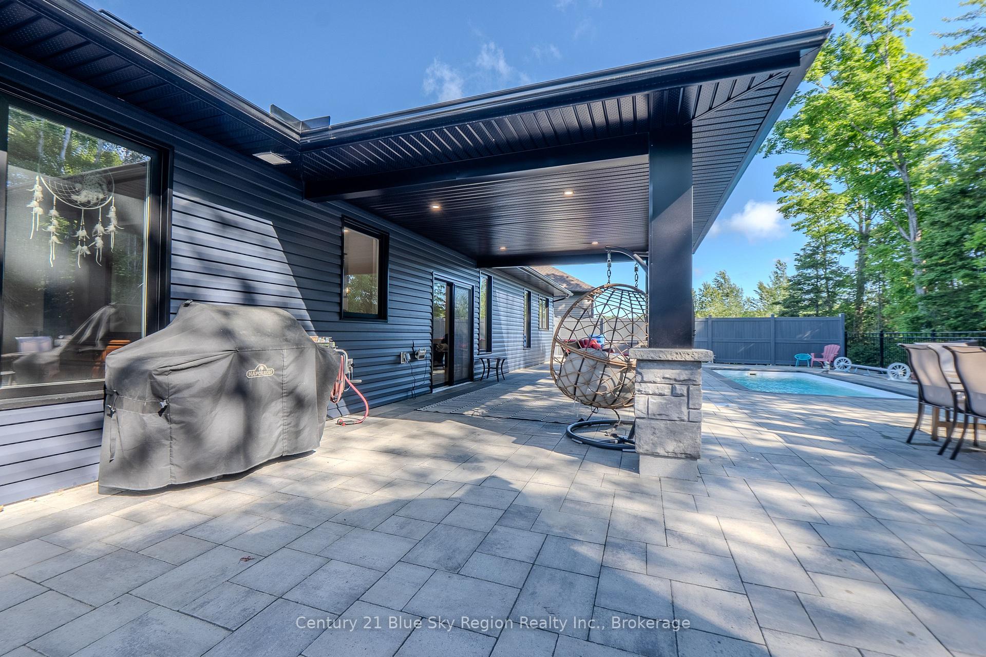 Photo 4 of 51 Welkin Grove, North Bay, Airport — HOMEH