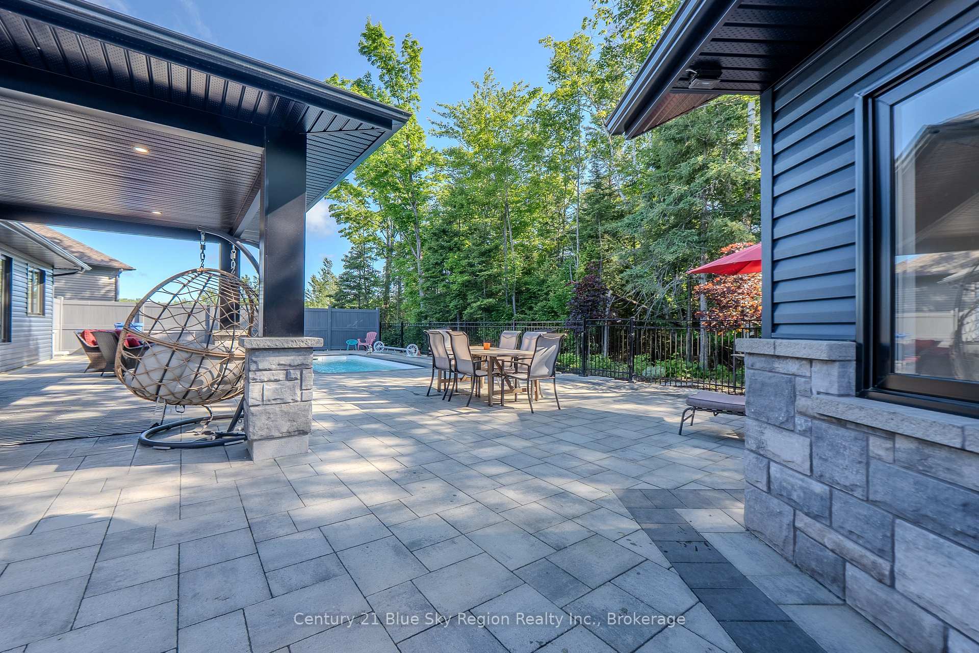 Photo 6 of 51 Welkin Grove, North Bay, Airport — HOMEH