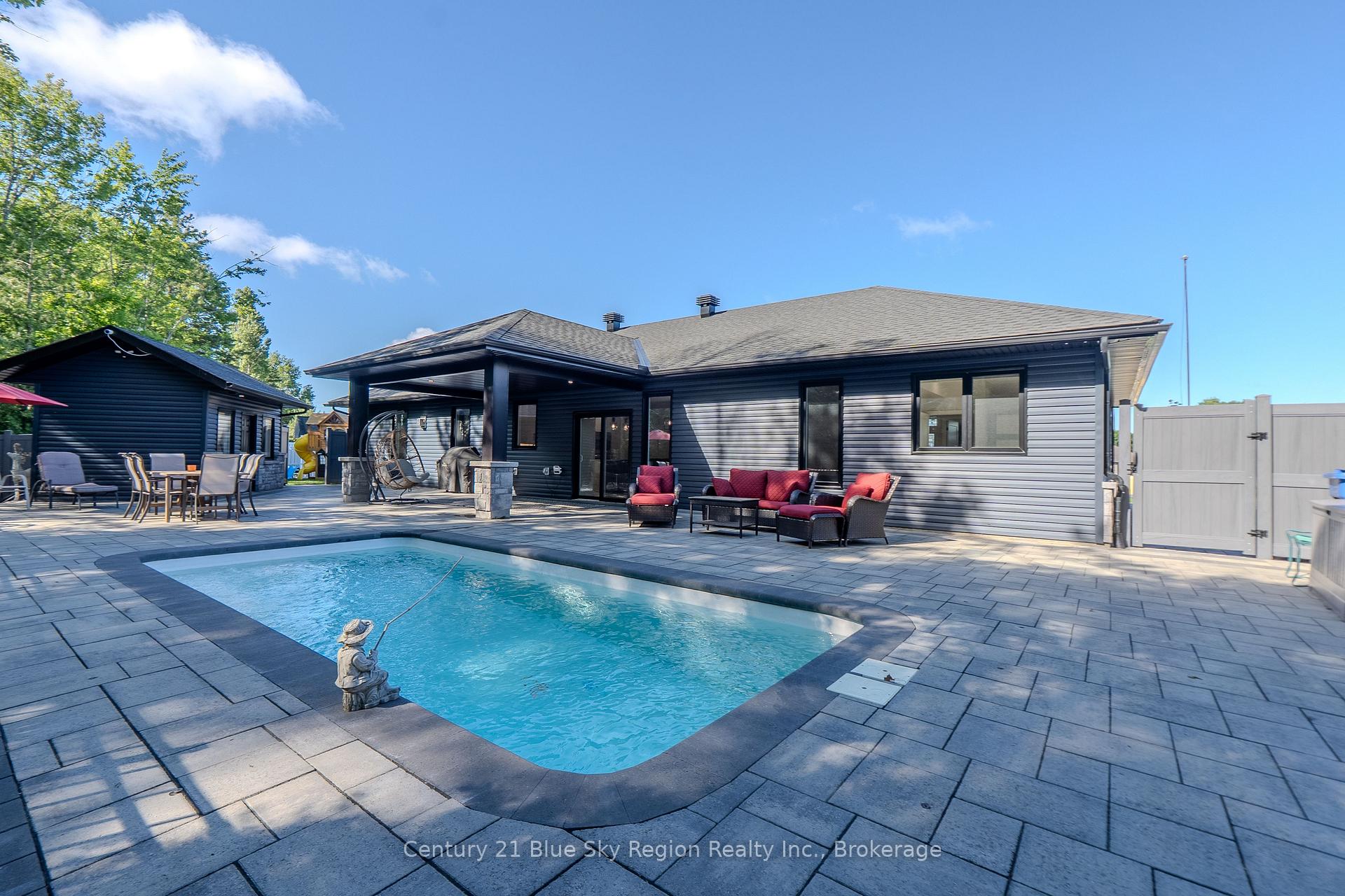 Photo 10 of 51 Welkin Grove, North Bay, Airport — HOMEH