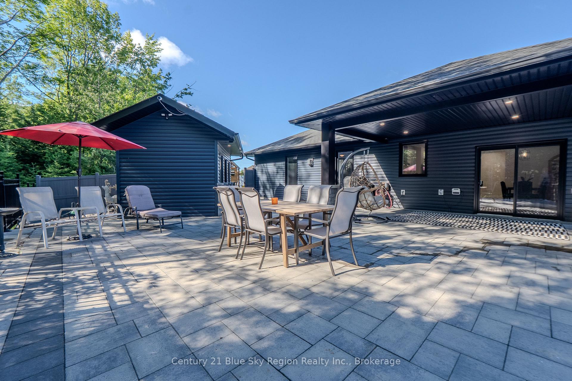 Photo 11 of 51 Welkin Grove, North Bay, Airport — HOMEH