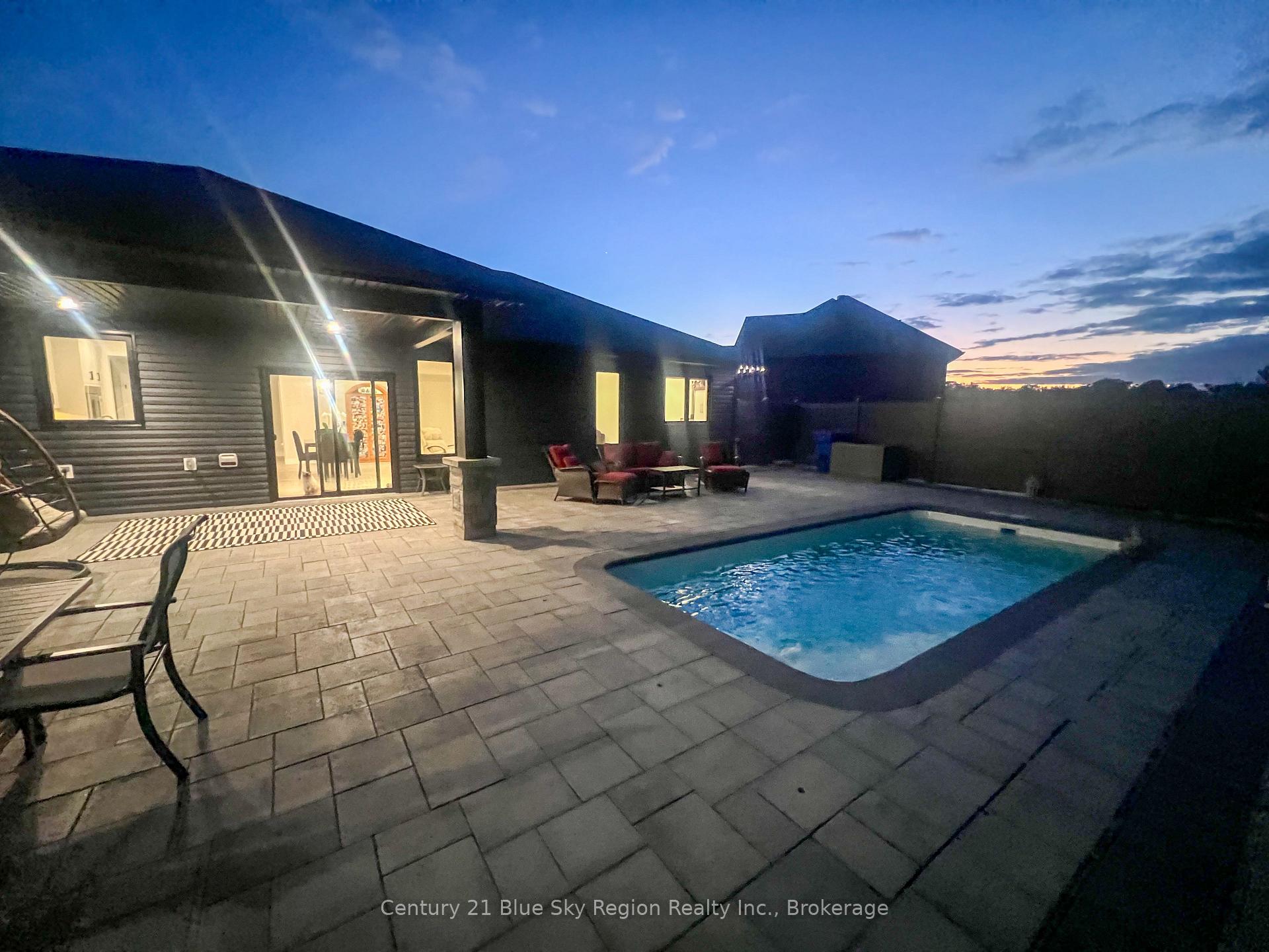 Photo 20 of 51 Welkin Grove, North Bay, Airport — HOMEH