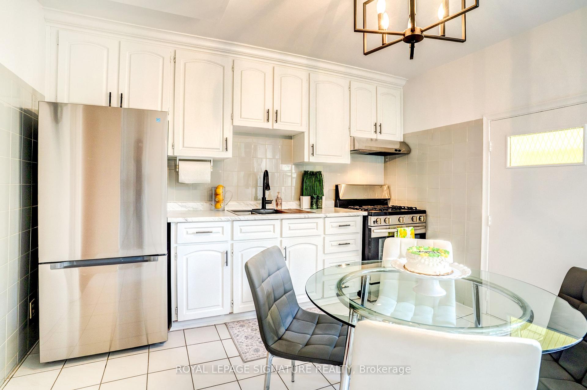 Photo 7 of 105 Earlscourt Avenue, Toronto, Corso Italia-Davenport — HOMEH
