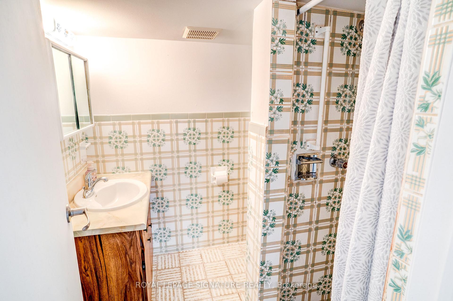 Photo 17 of 105 Earlscourt Avenue, Toronto, Corso Italia-Davenport — HOMEH