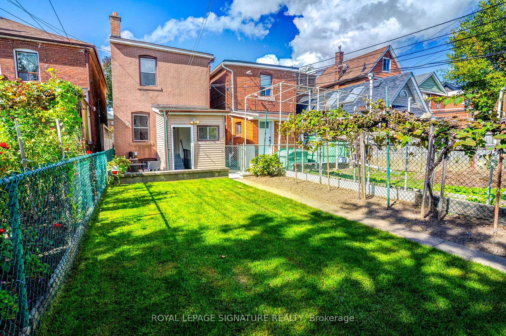 Photo 19 of 105 Earlscourt Avenue, Toronto, Corso Italia-Davenport — HOMEH
