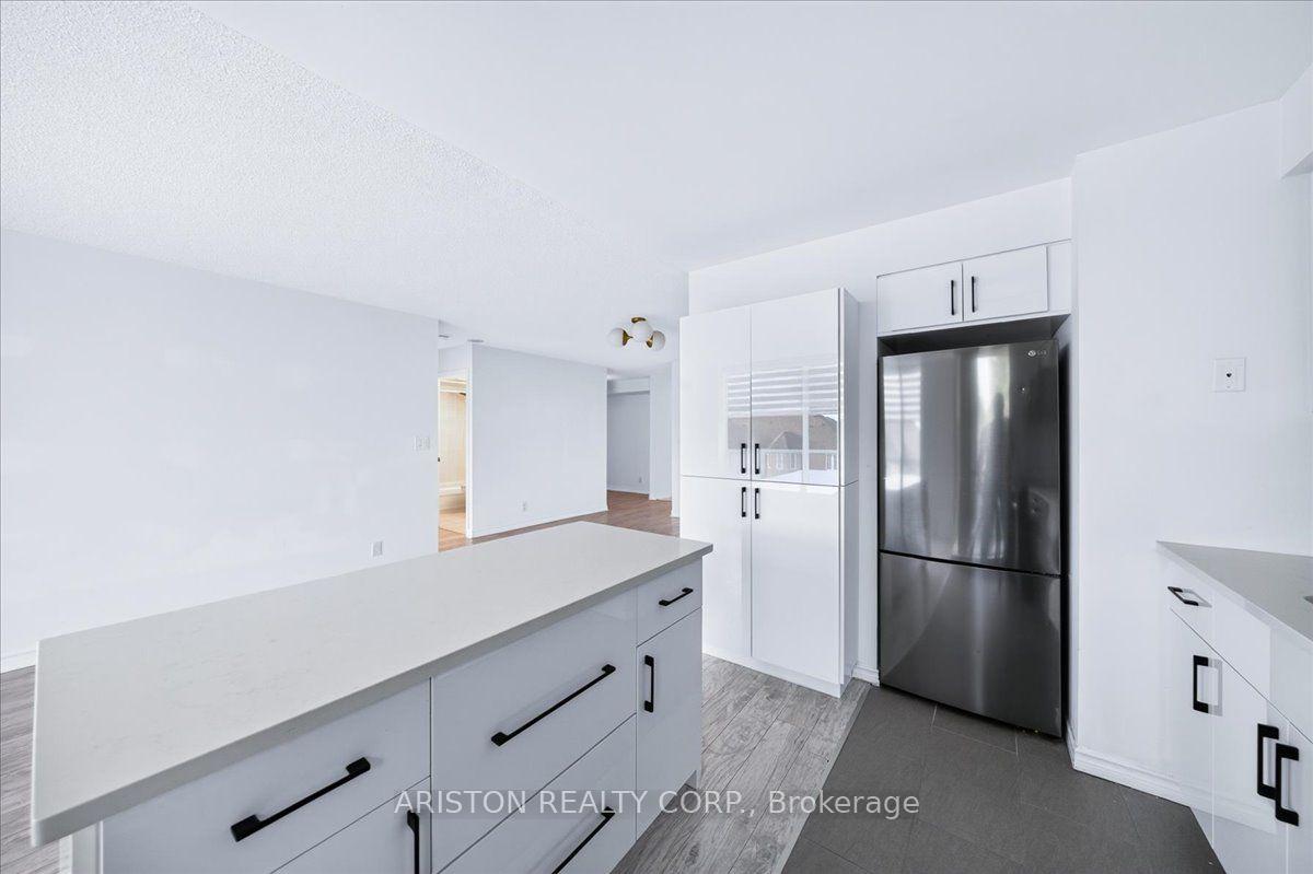 Photo 6 of Unit 409, 745 New Westminster Drive, Vaughan, Brownridge — HOMEH