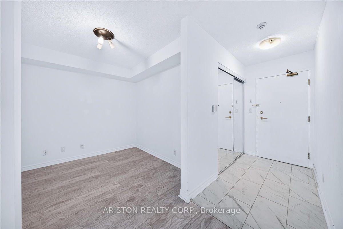 Photo 7 of Unit 409, 745 New Westminster Drive, Vaughan, Brownridge — HOMEH