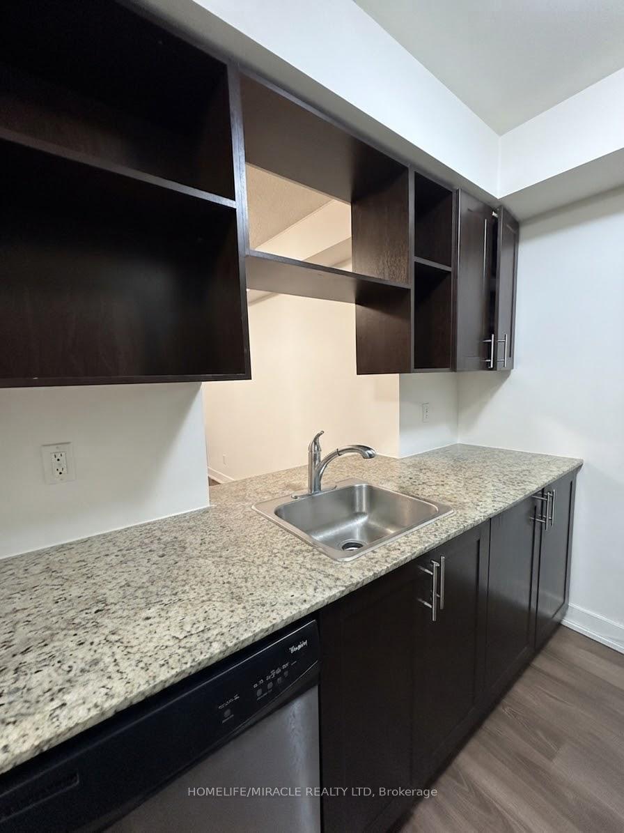 Photo 4 of Unit 826, 2 Eva Road, Etobicoke, Etobicoke West Mall — HOMEH