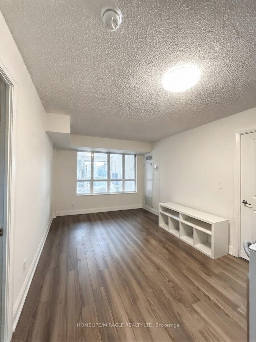 Photo 6 of Unit 826, 2 Eva Road, Etobicoke, Etobicoke West Mall — HOMEH