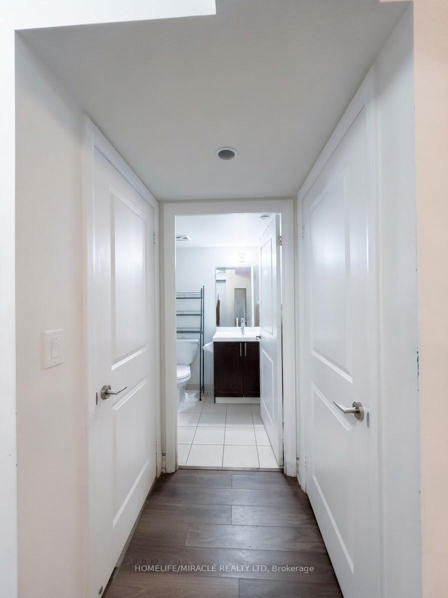 Photo 8 of Unit 826, 2 Eva Road, Etobicoke, Etobicoke West Mall — HOMEH