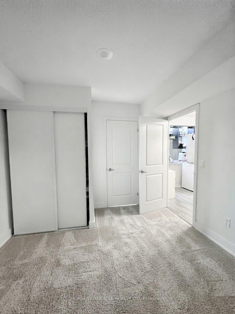 Photo 9 of Unit 826, 2 Eva Road, Etobicoke, Etobicoke West Mall — HOMEH