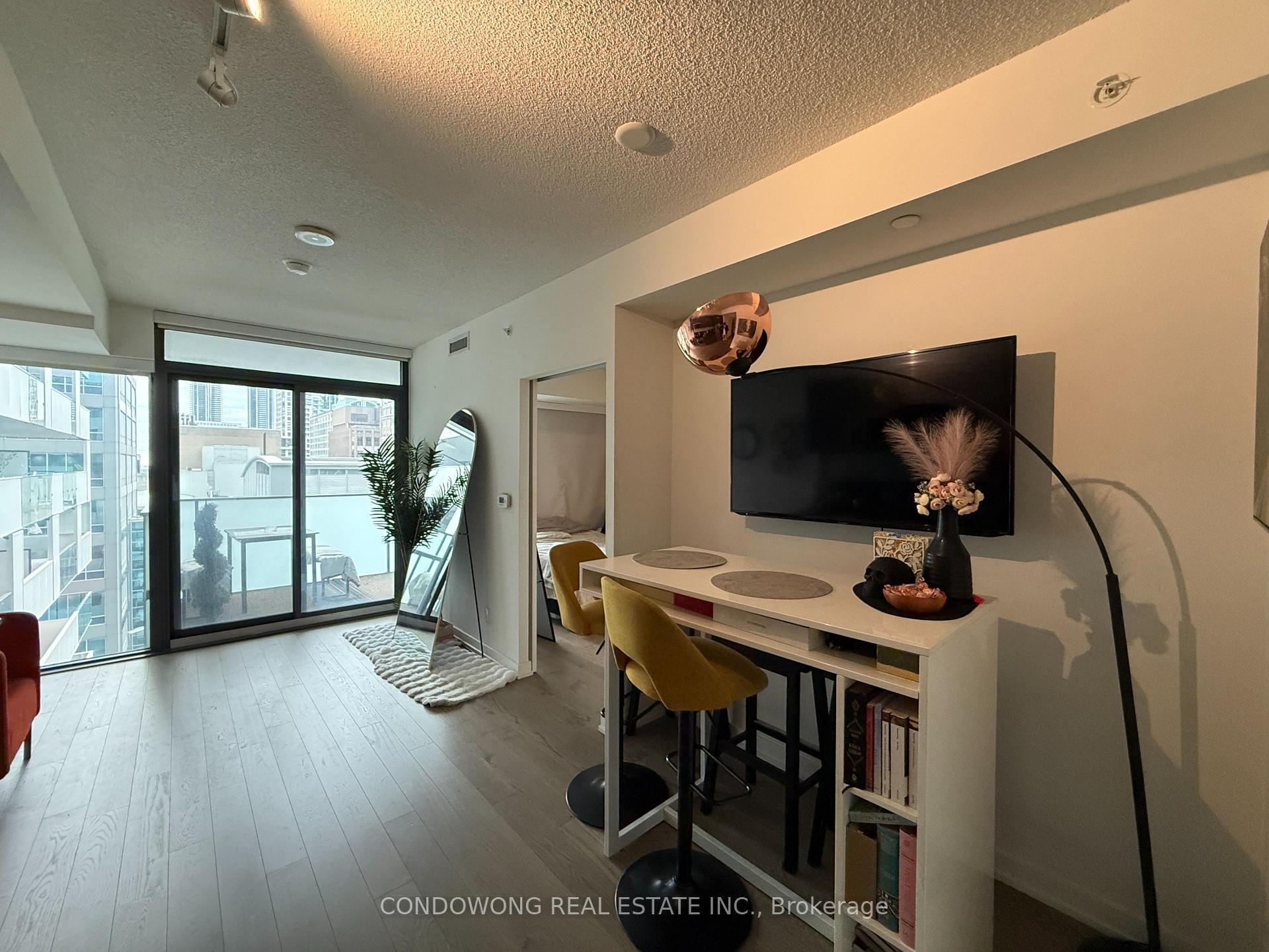 Photo 2 of Unit 1608, 25 Richmond Street E, Toronto, Church-Yonge Corridor — HOMEH