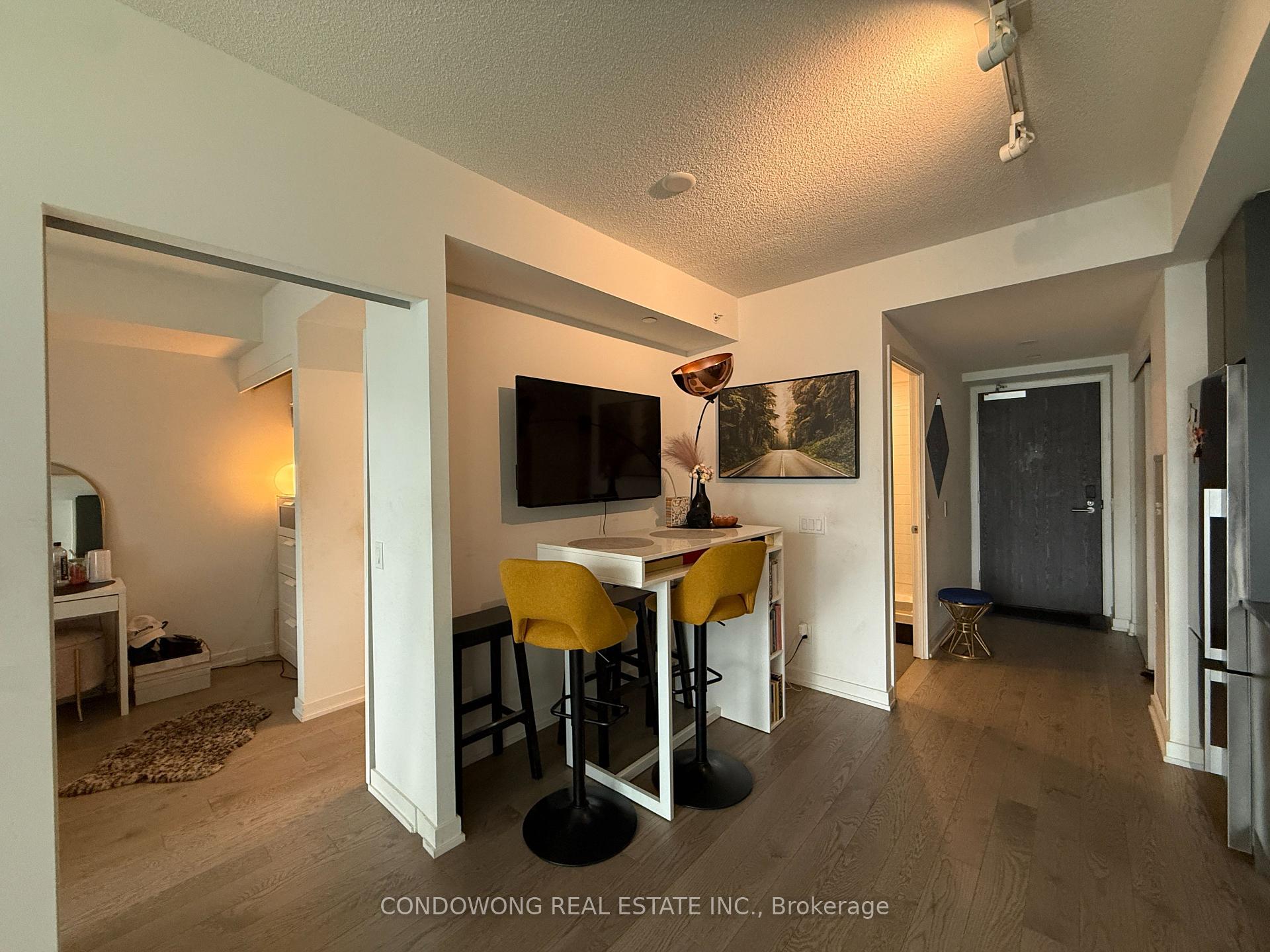 Photo 4 of Unit 1608, 25 Richmond Street E, Toronto, Church-Yonge Corridor — HOMEH