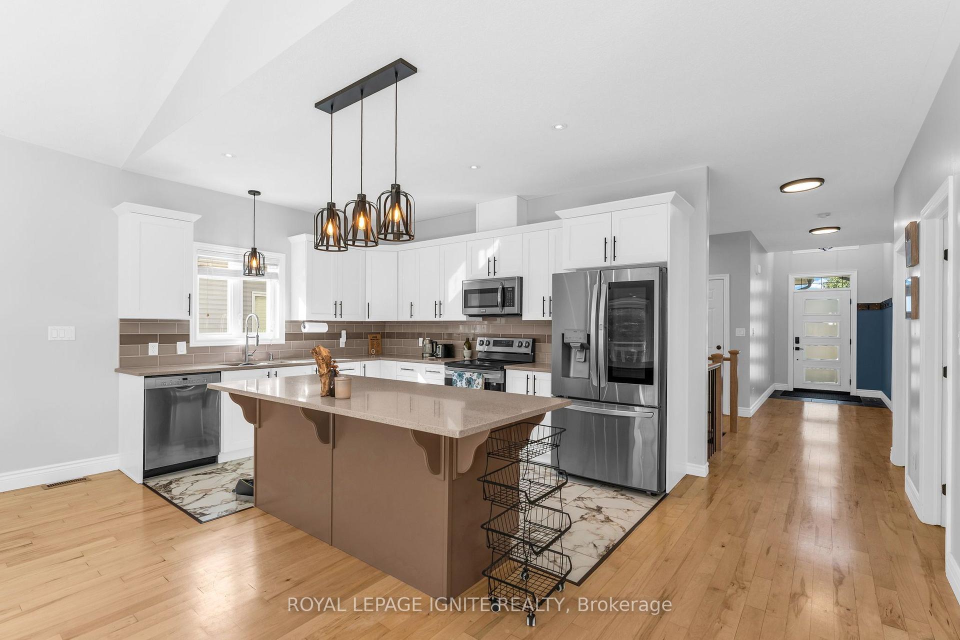 Photo 4 of 1234 Mazzolin Crescent, Kingston, City Northwest — HOMEH