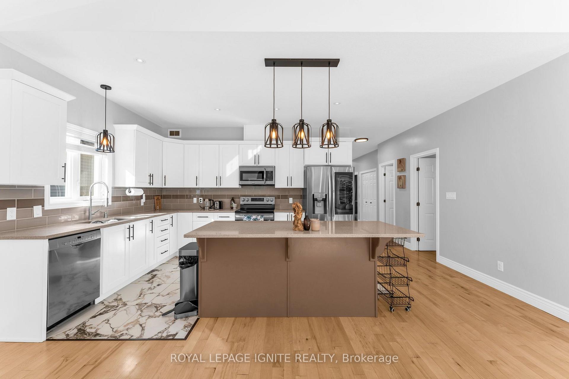 Photo 5 of 1234 Mazzolin Crescent, Kingston, City Northwest — HOMEH