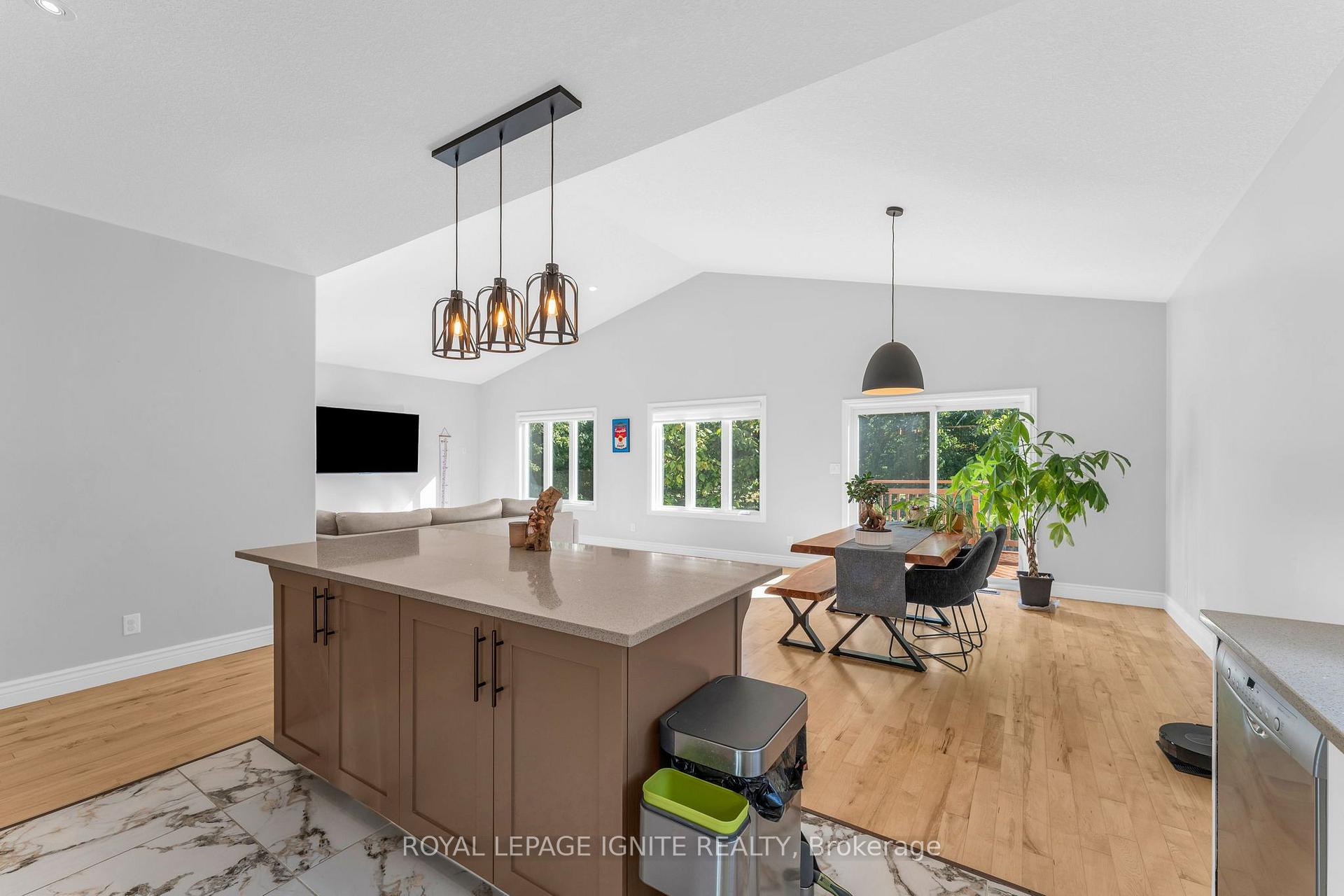 Photo 6 of 1234 Mazzolin Crescent, Kingston, City Northwest — HOMEH