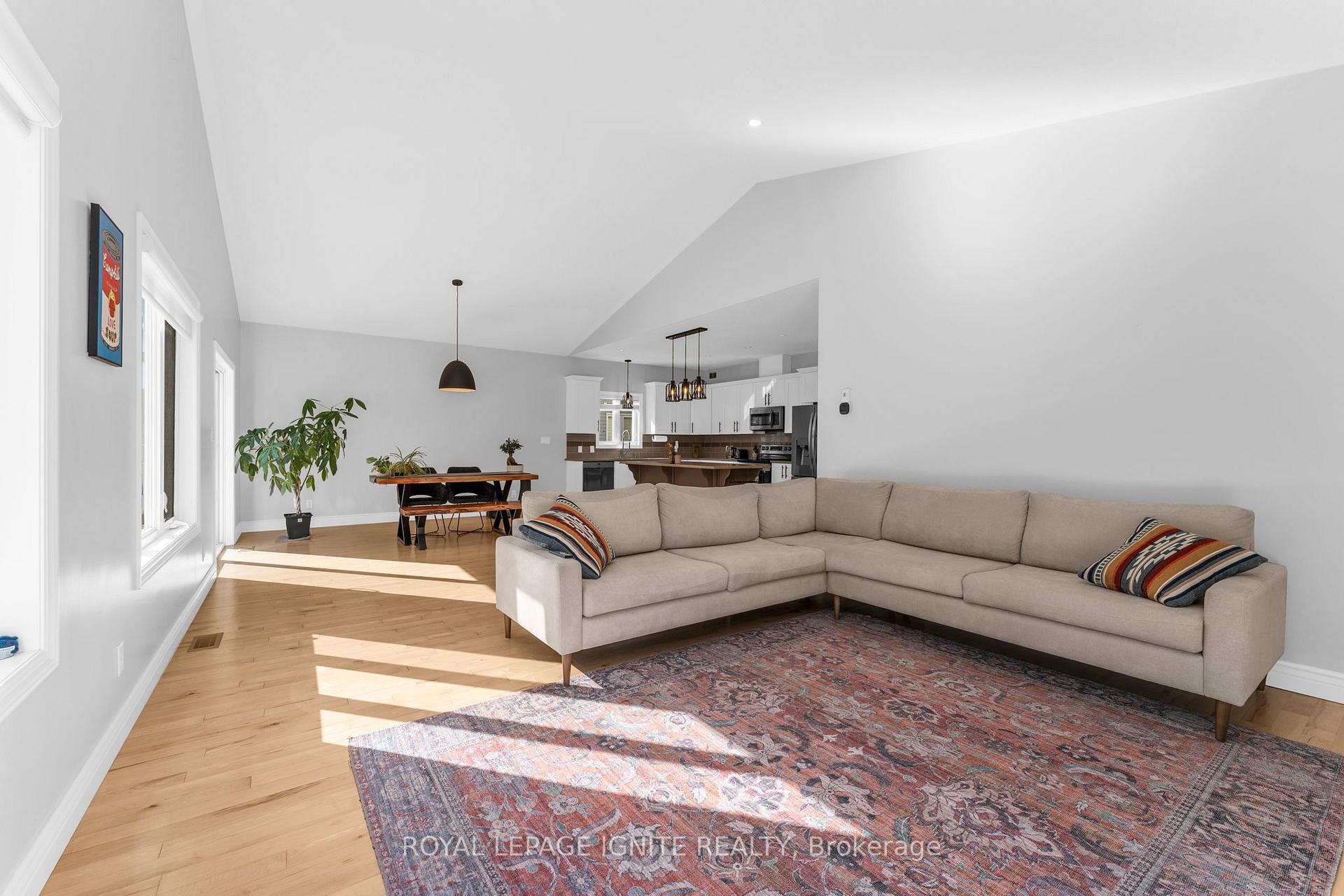 Photo 8 of 1234 Mazzolin Crescent, Kingston, City Northwest — HOMEH