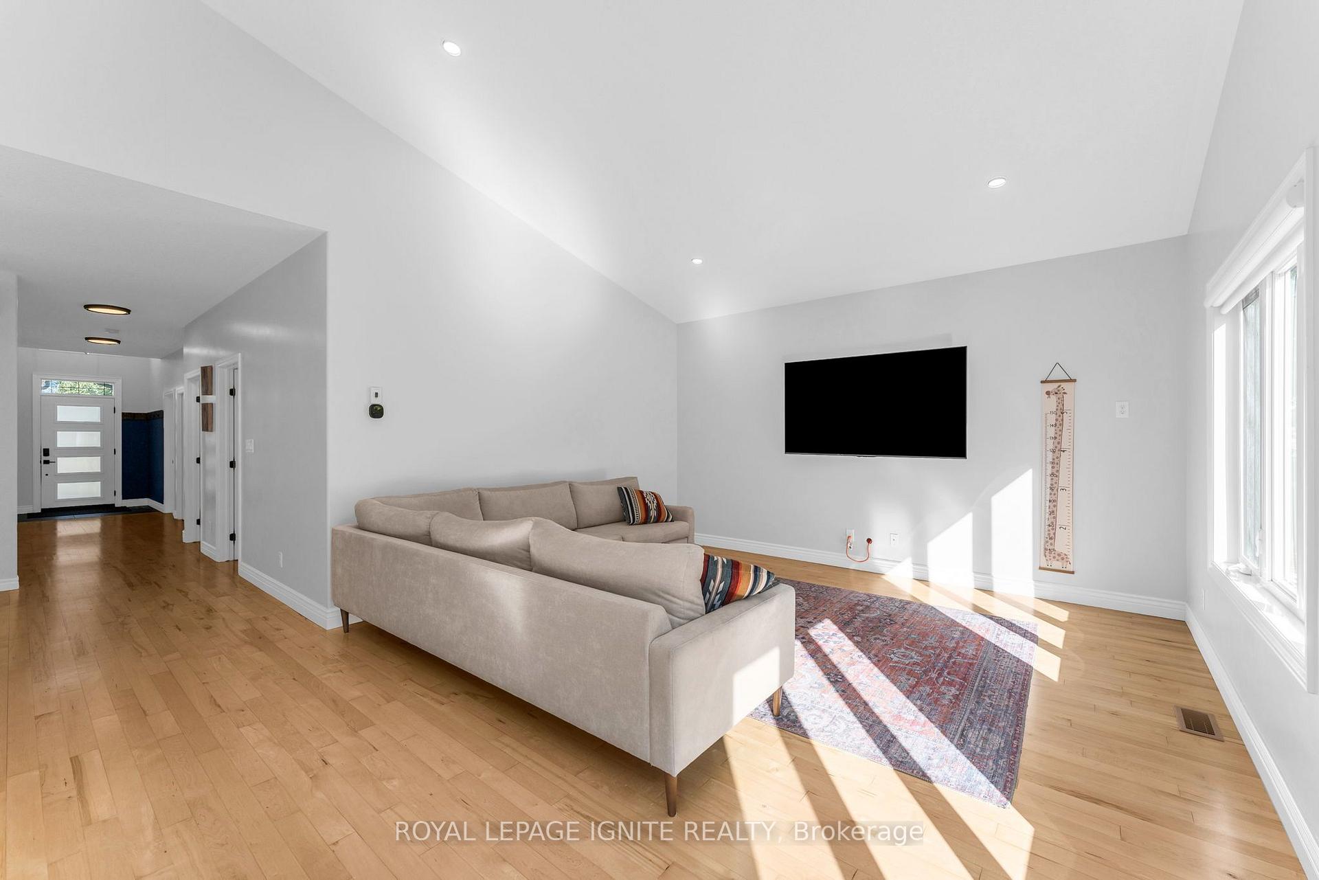 Photo 9 of 1234 Mazzolin Crescent, Kingston, City Northwest — HOMEH
