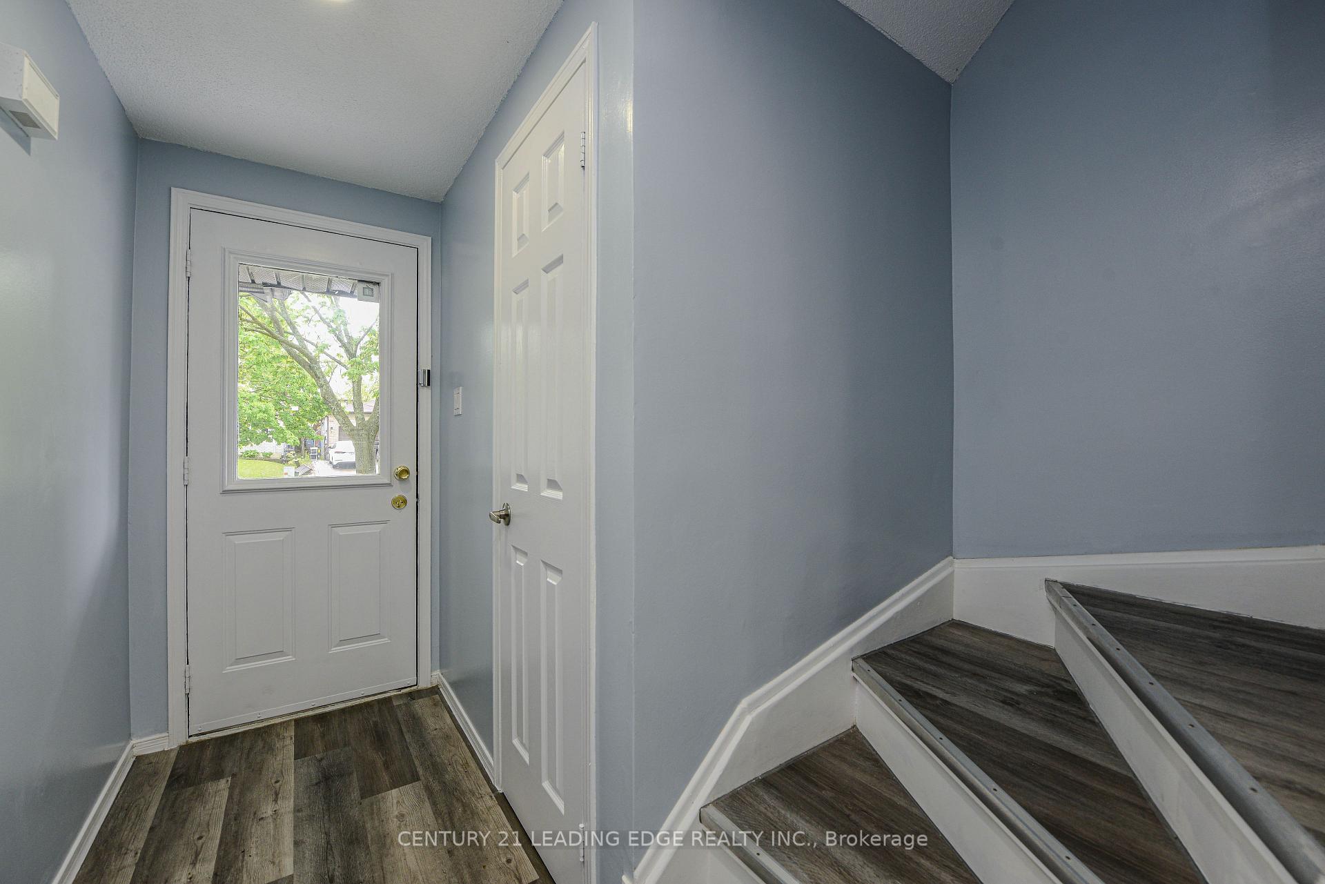 Photo 4 of 169 Hickling Trail, Barrie, Grove East — HOMEH