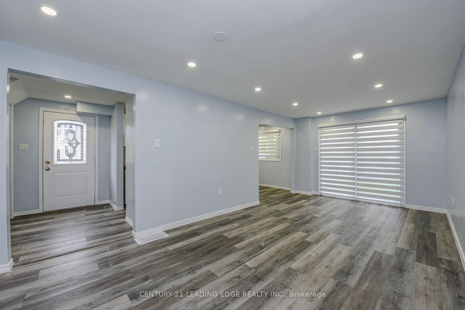 Photo 8 of 169 Hickling Trail, Barrie, Grove East — HOMEH